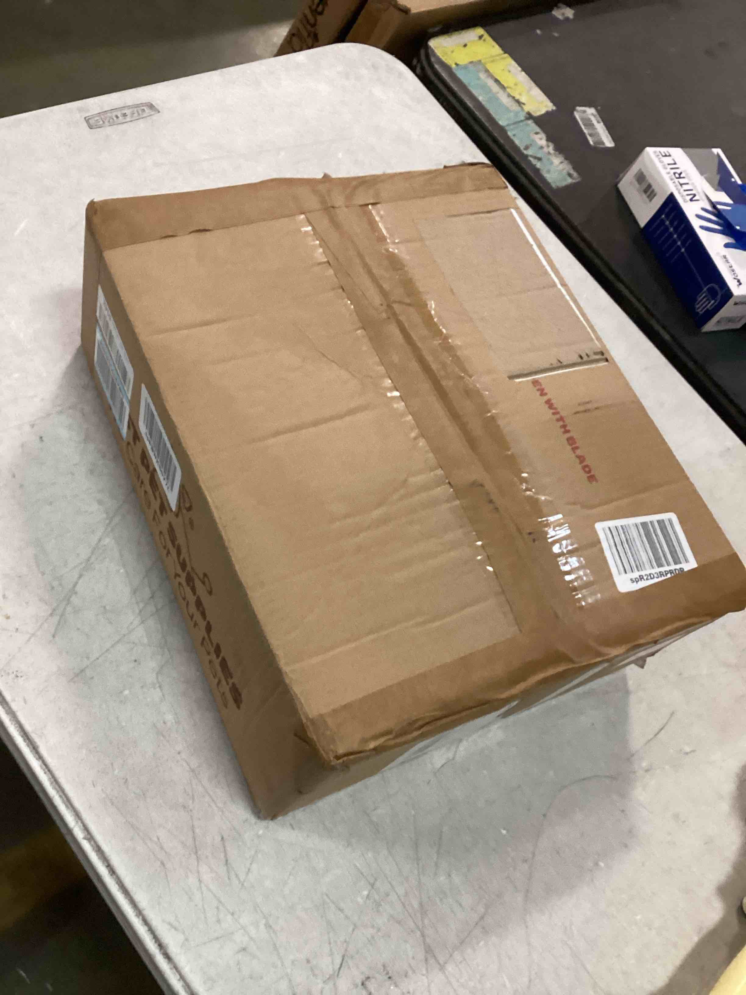 https://s3.amazonaws.com/lotting-images-prod/bidfta/RED5315789_1703782007018.jpeg