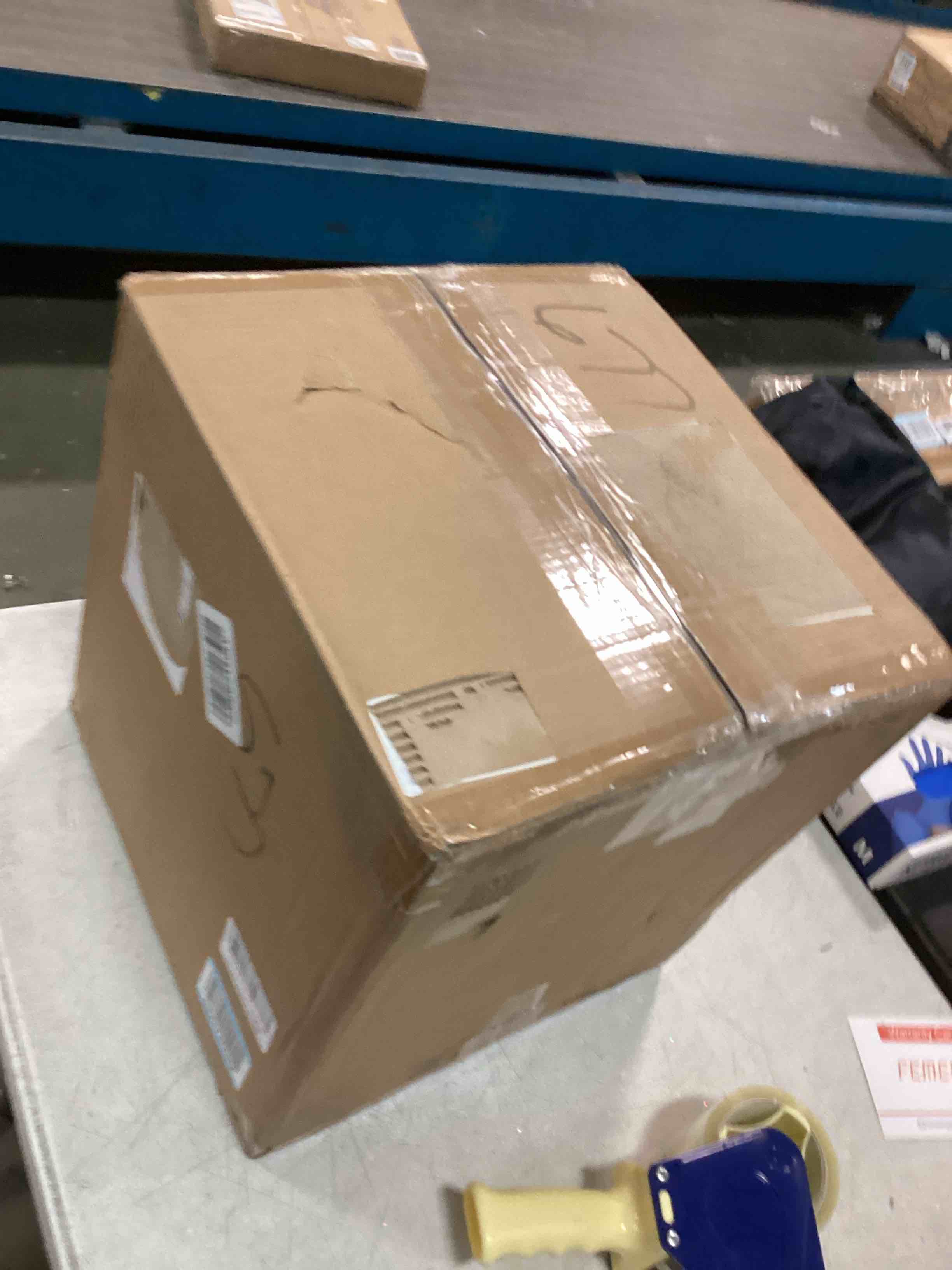 https://s3.amazonaws.com/lotting-images-prod/bidfta/RED5315885_1703791605398.jpeg