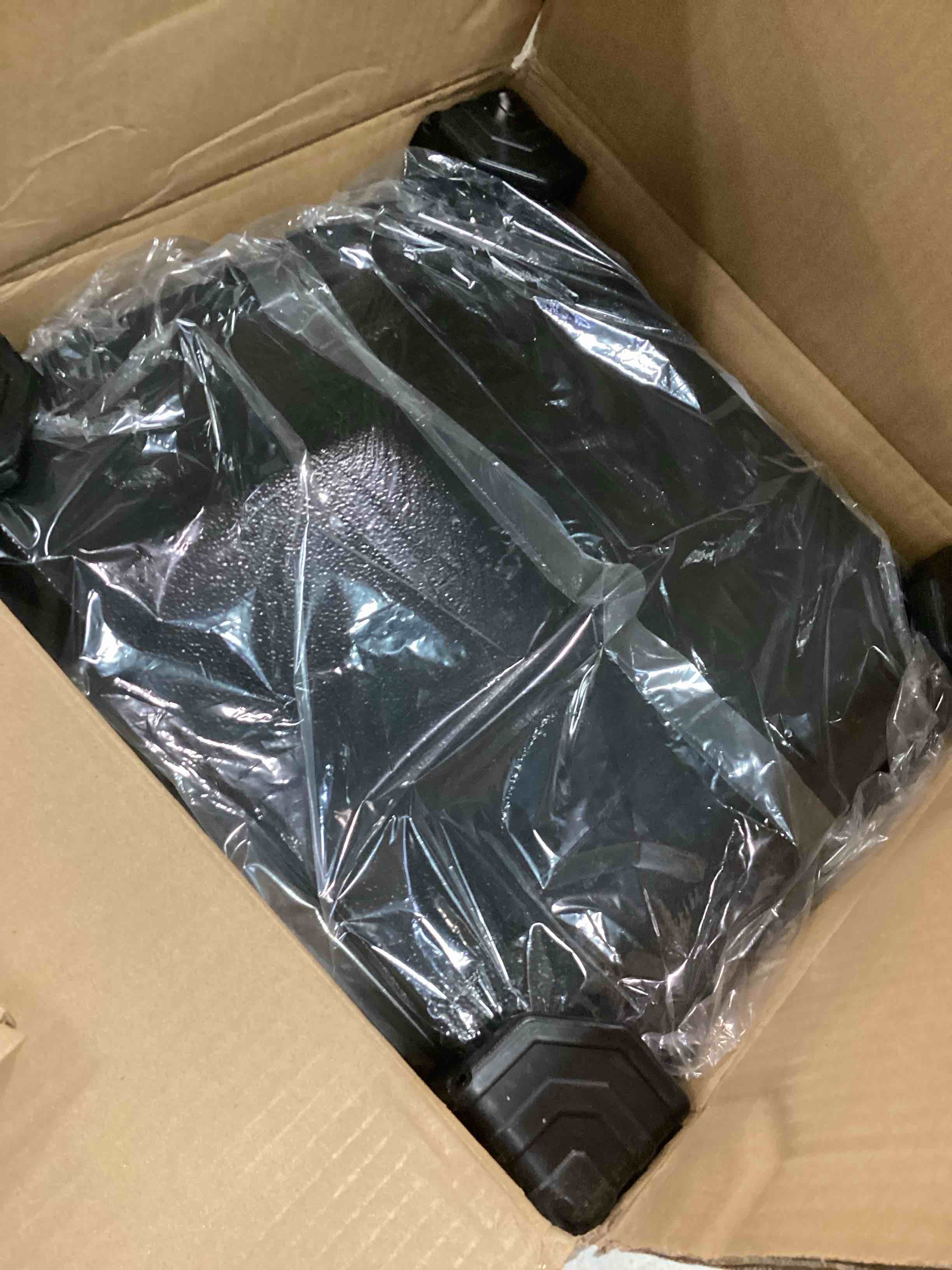 https://s3.amazonaws.com/lotting-images-prod/bidfta/RED5315885_1703791631414.jpeg