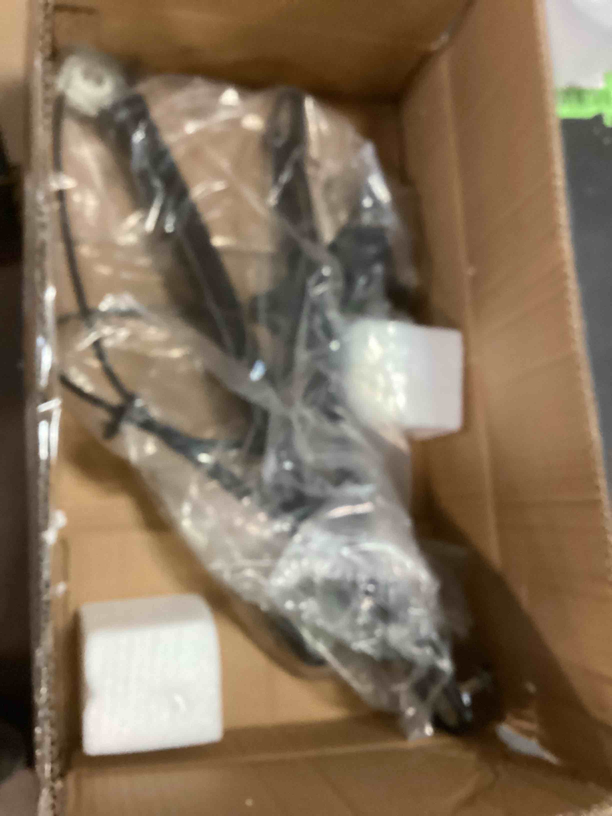 https://s3.amazonaws.com/lotting-images-prod/bidfta/RED5315991_1703854356510.jpeg