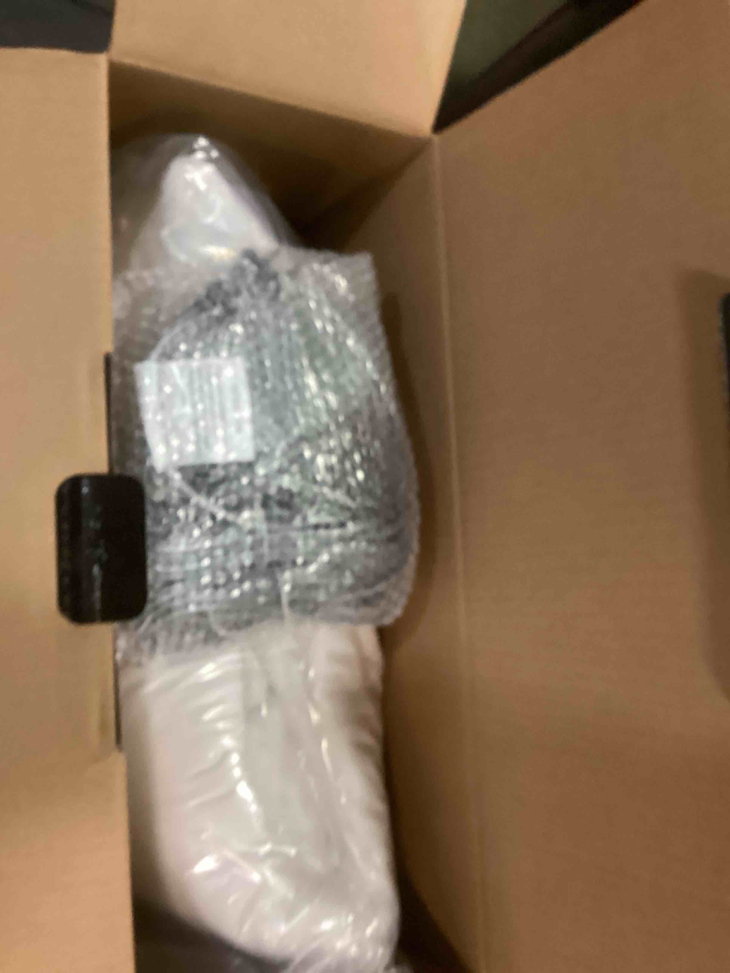 https://s3.amazonaws.com/lotting-images-prod/bidfta/RED5316047_1703860281154.jpeg