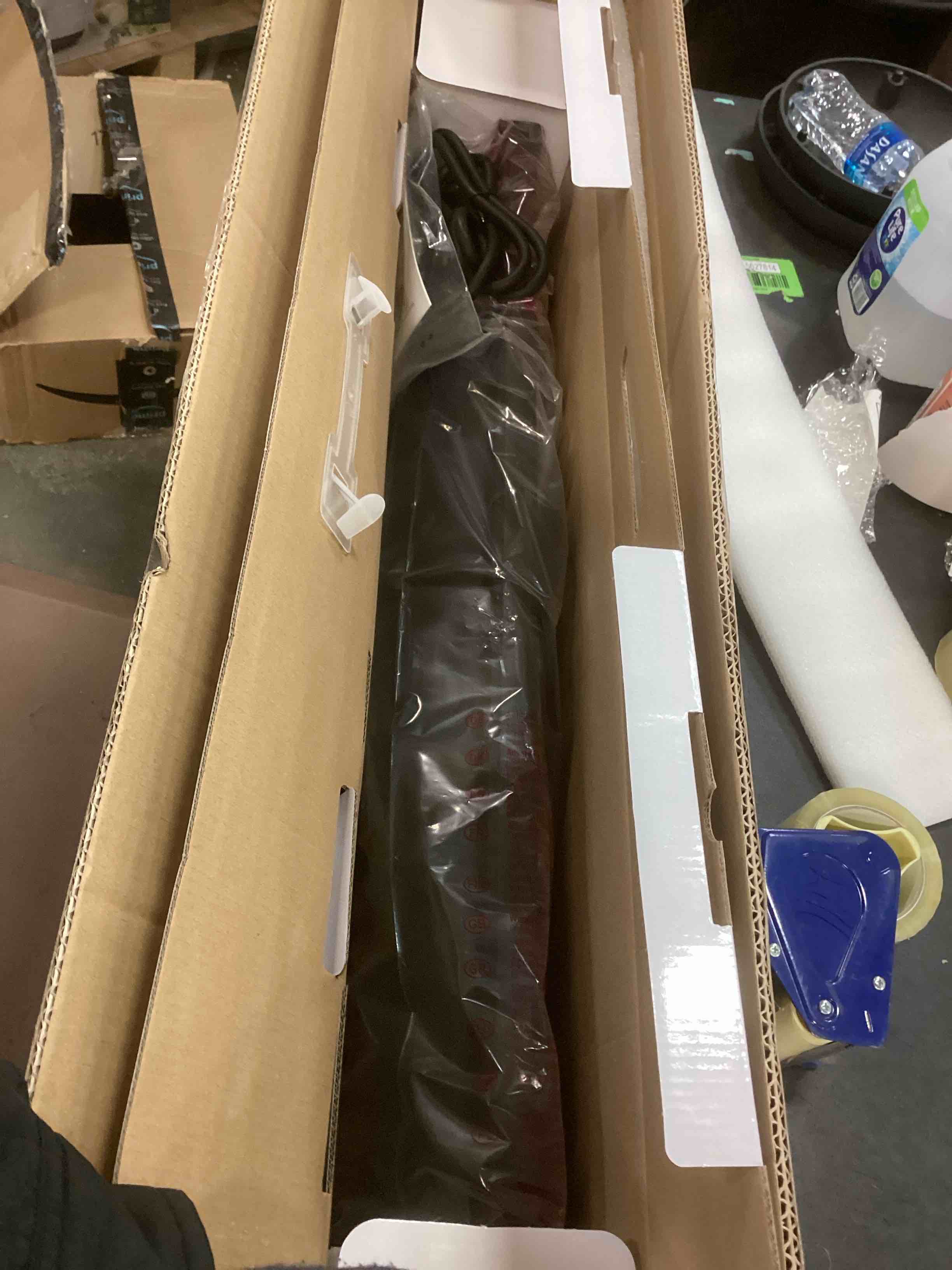 https://s3.amazonaws.com/lotting-images-prod/bidfta/RED5316160_1703874338565.jpeg