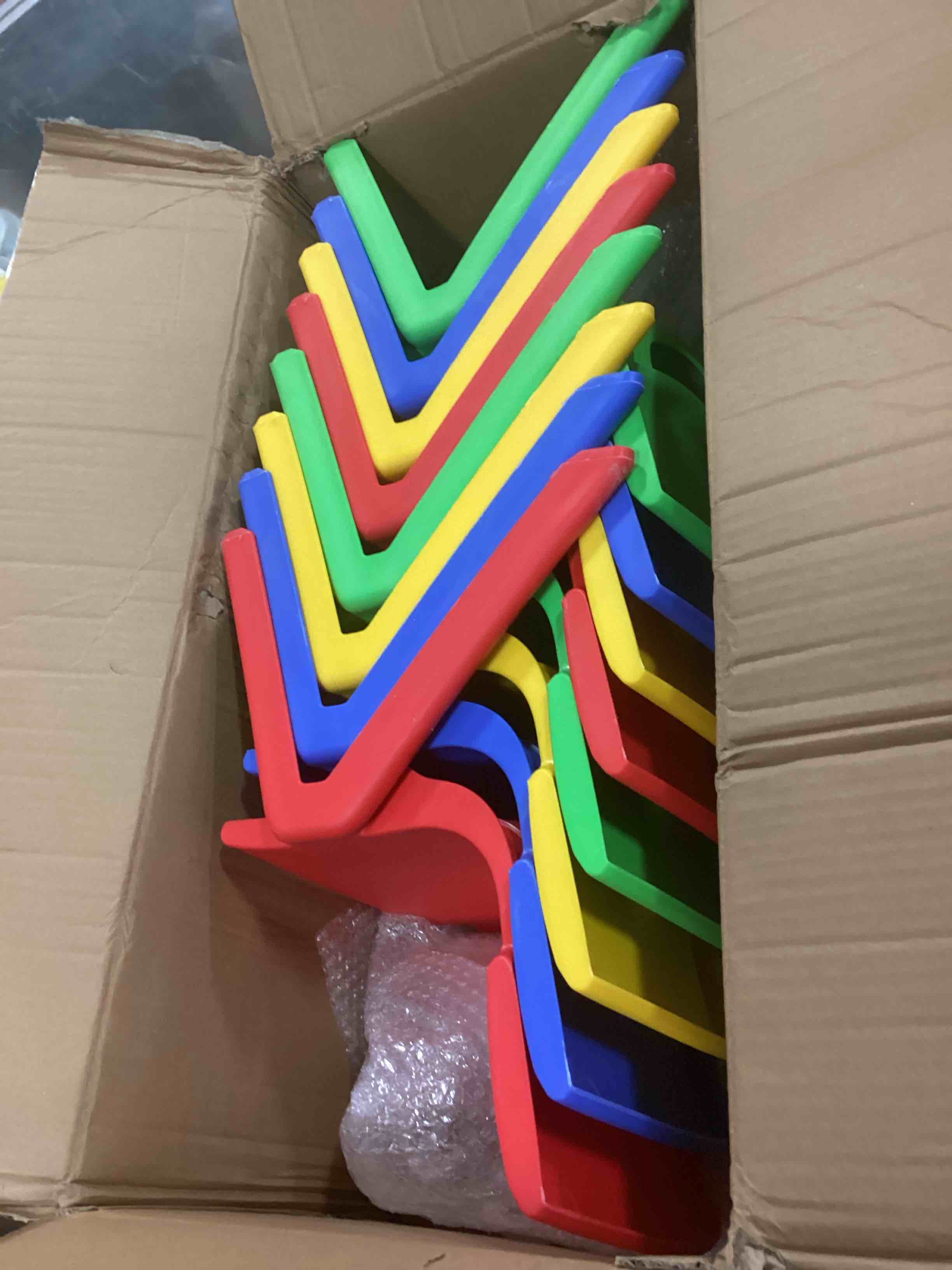 https://s3.amazonaws.com/lotting-images-prod/bidfta/RED5316701_1702934306478.jpeg