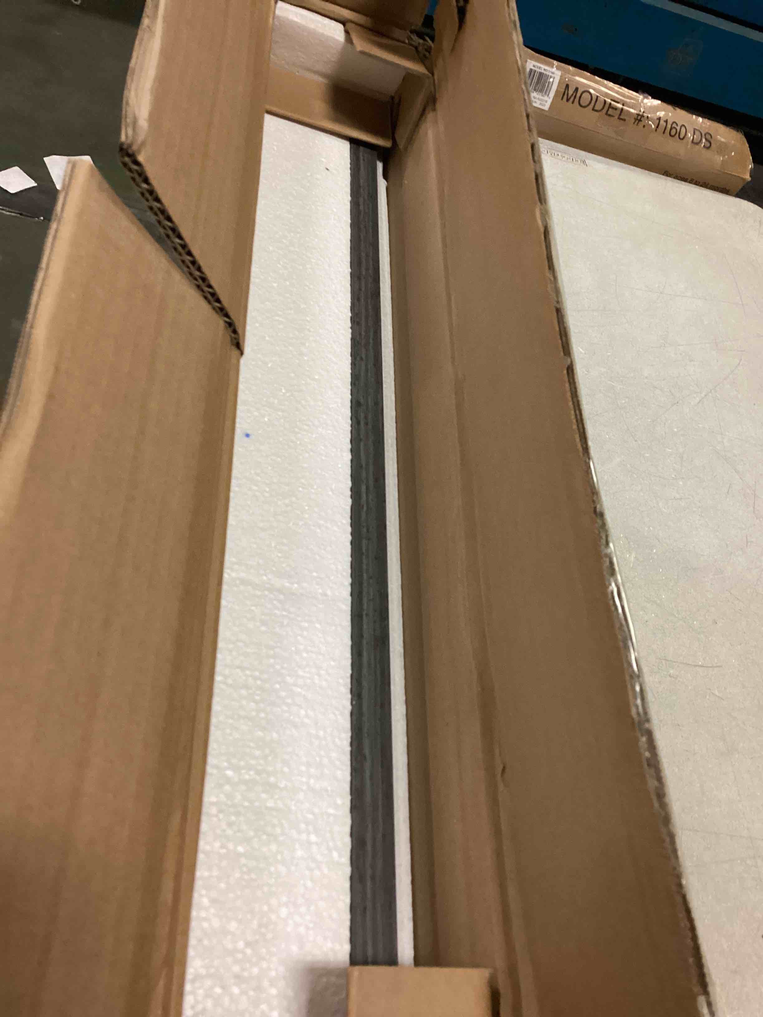 https://s3.amazonaws.com/lotting-images-prod/bidfta/RED5316715_1702988806989.jpeg