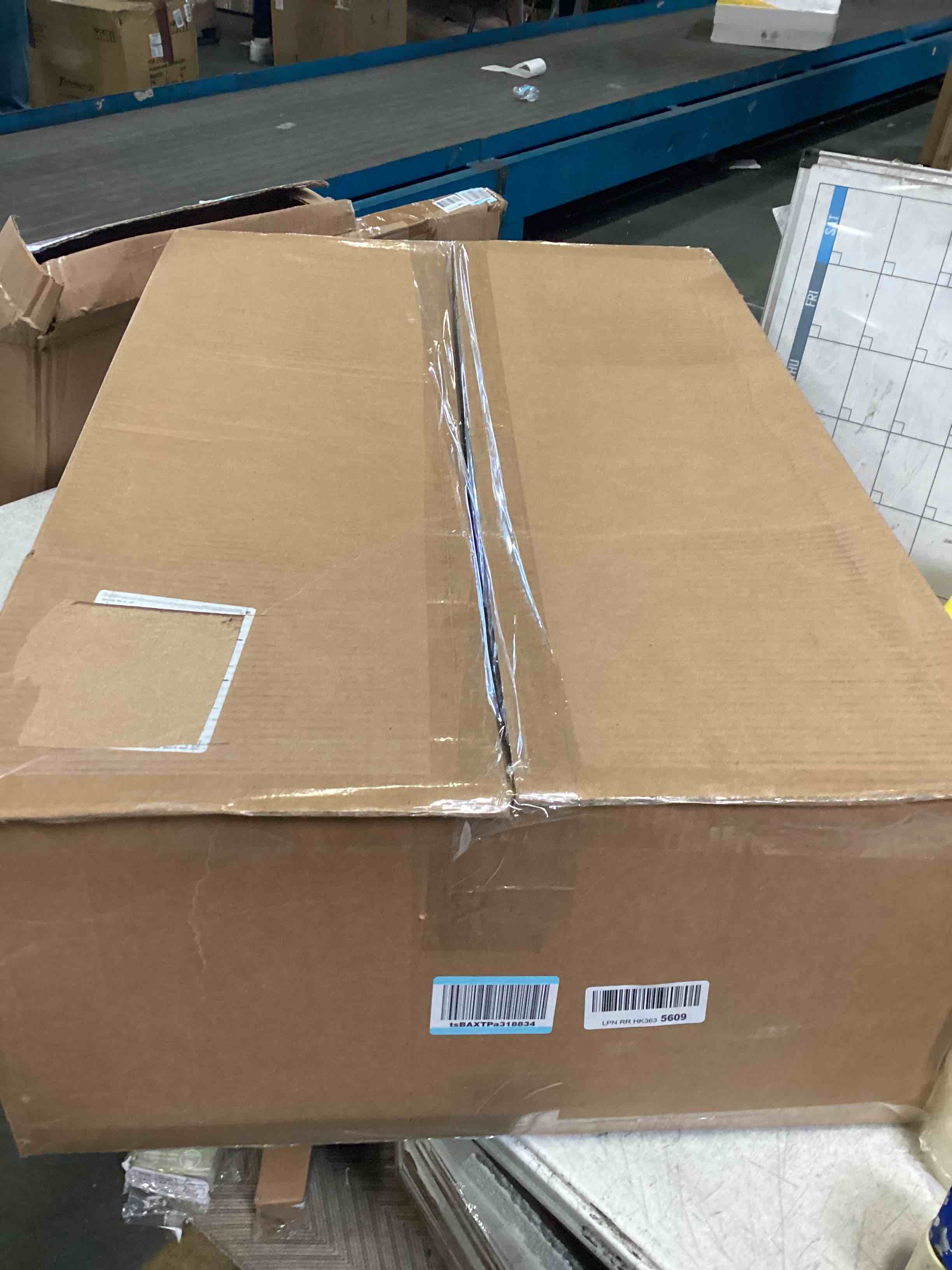 https://s3.amazonaws.com/lotting-images-prod/bidfta/RED5316858_1703005728043.jpeg
