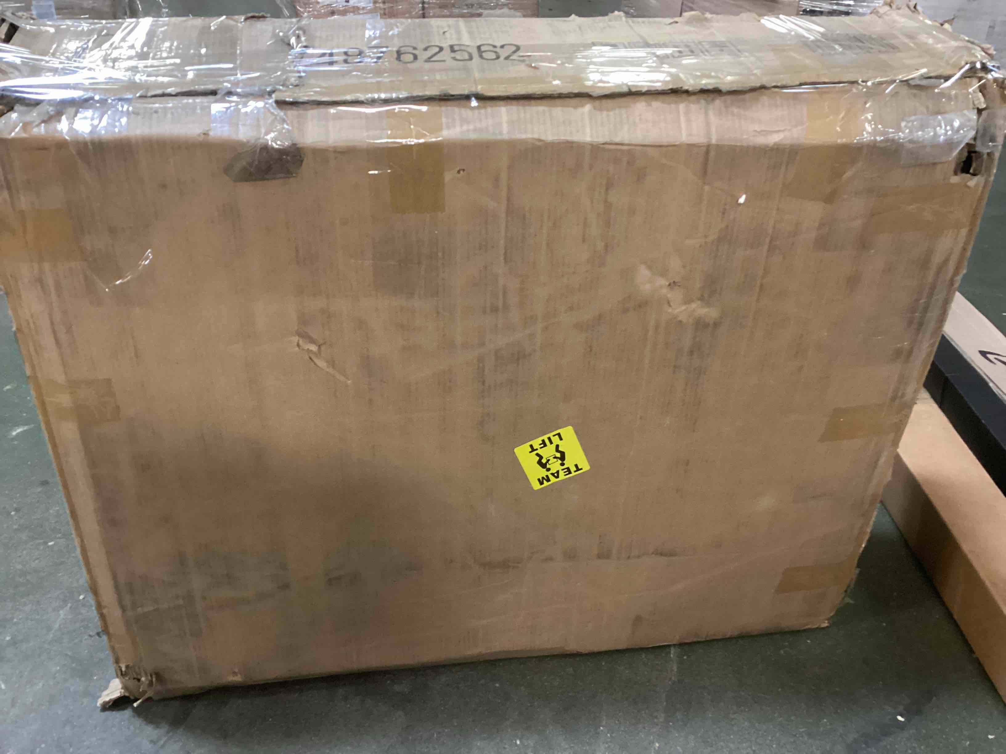 https://s3.amazonaws.com/lotting-images-prod/bidfta/RED5317514_1703258674084.jpeg