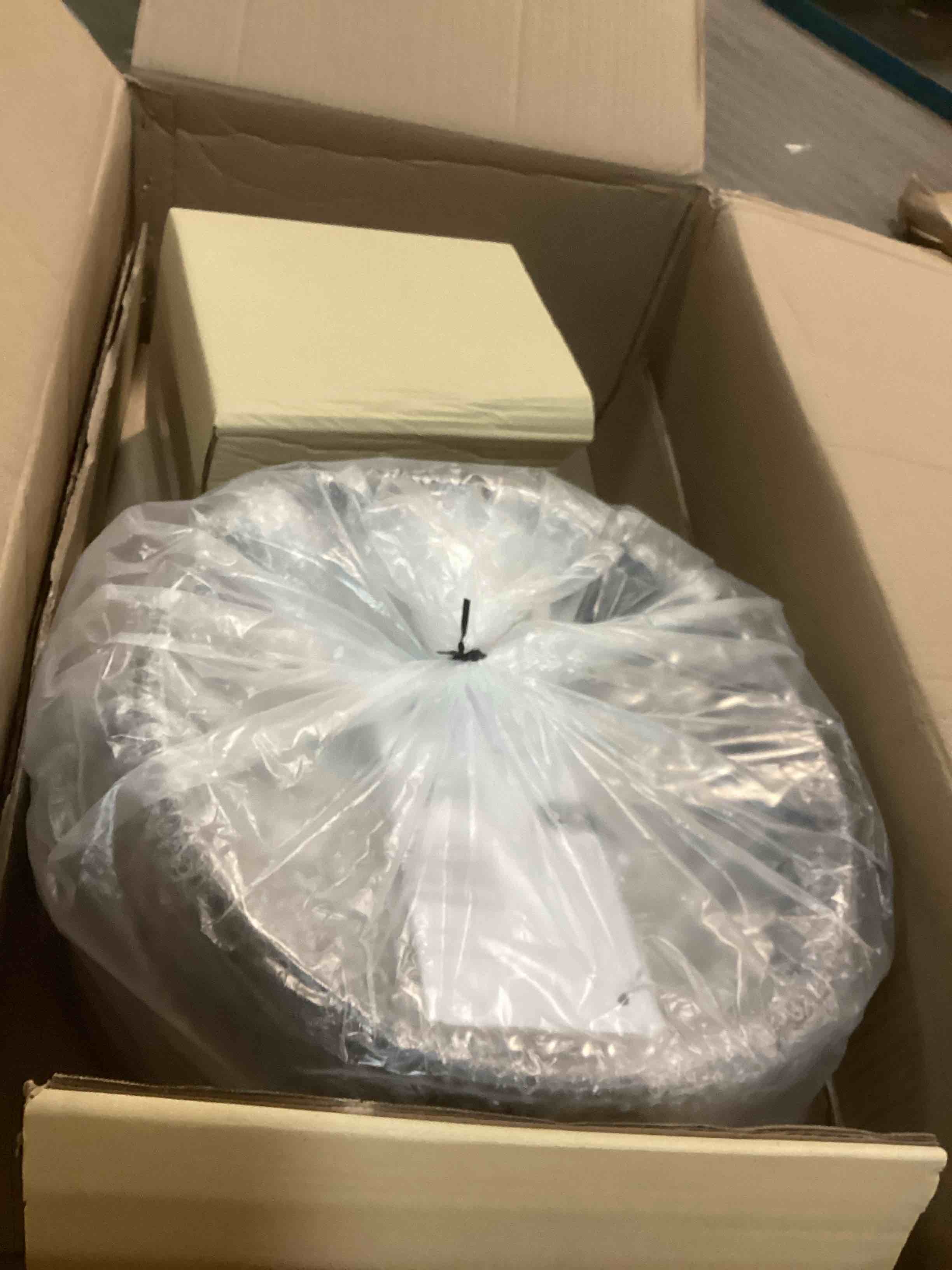 https://s3.amazonaws.com/lotting-images-prod/bidfta/RED5317671_1703338556535.jpeg
