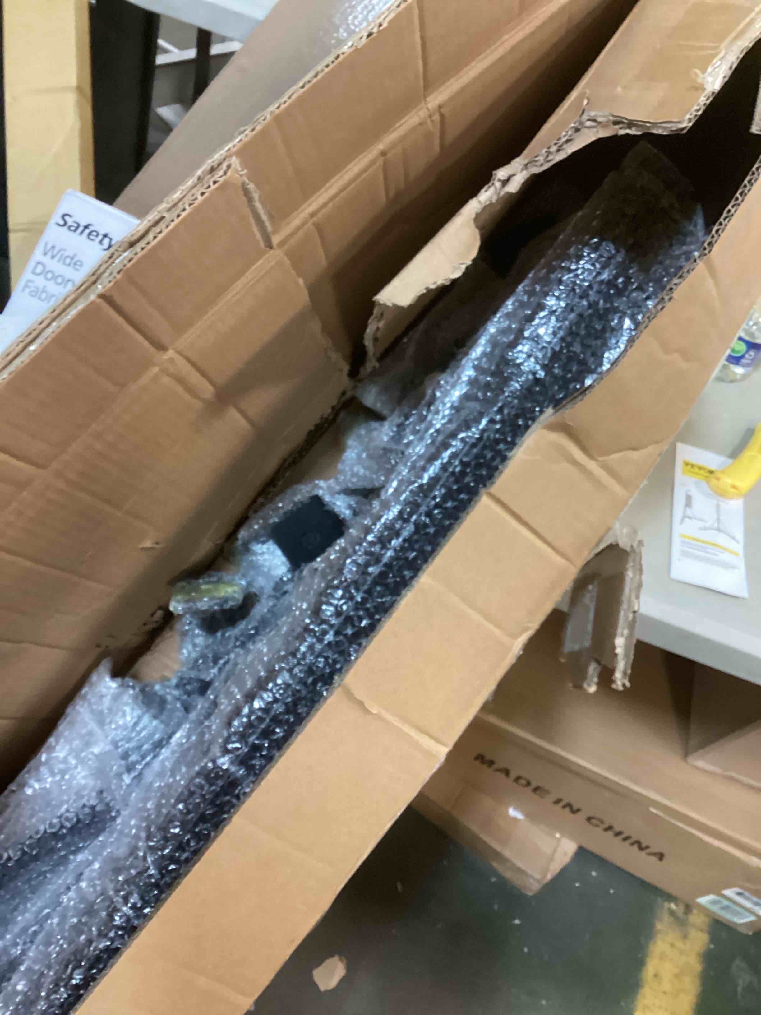 https://s3.amazonaws.com/lotting-images-prod/bidfta/RED5317693_1703341651754.jpeg