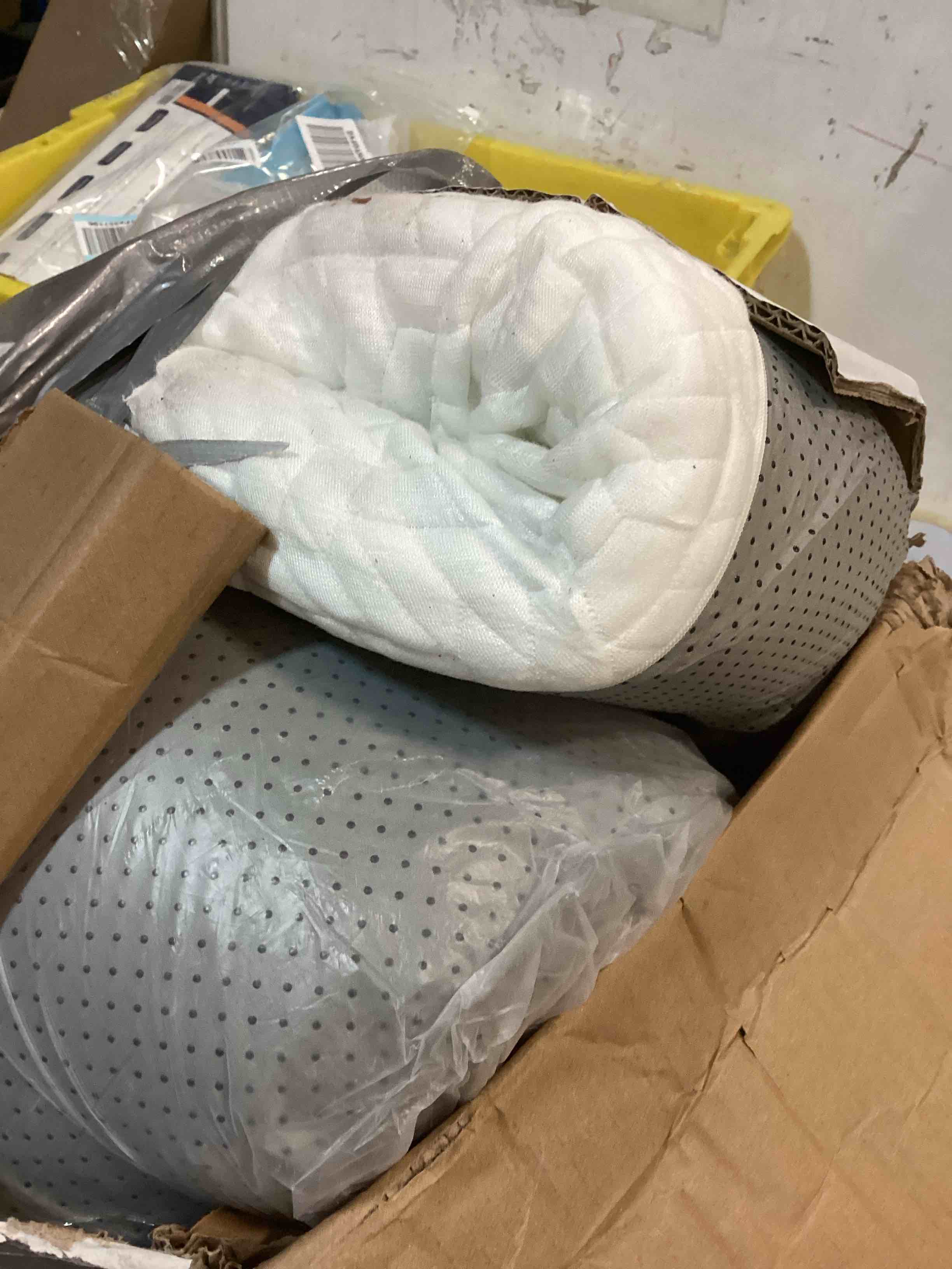 https://s3.amazonaws.com/lotting-images-prod/bidfta/RED5317710_1703345071544.jpeg