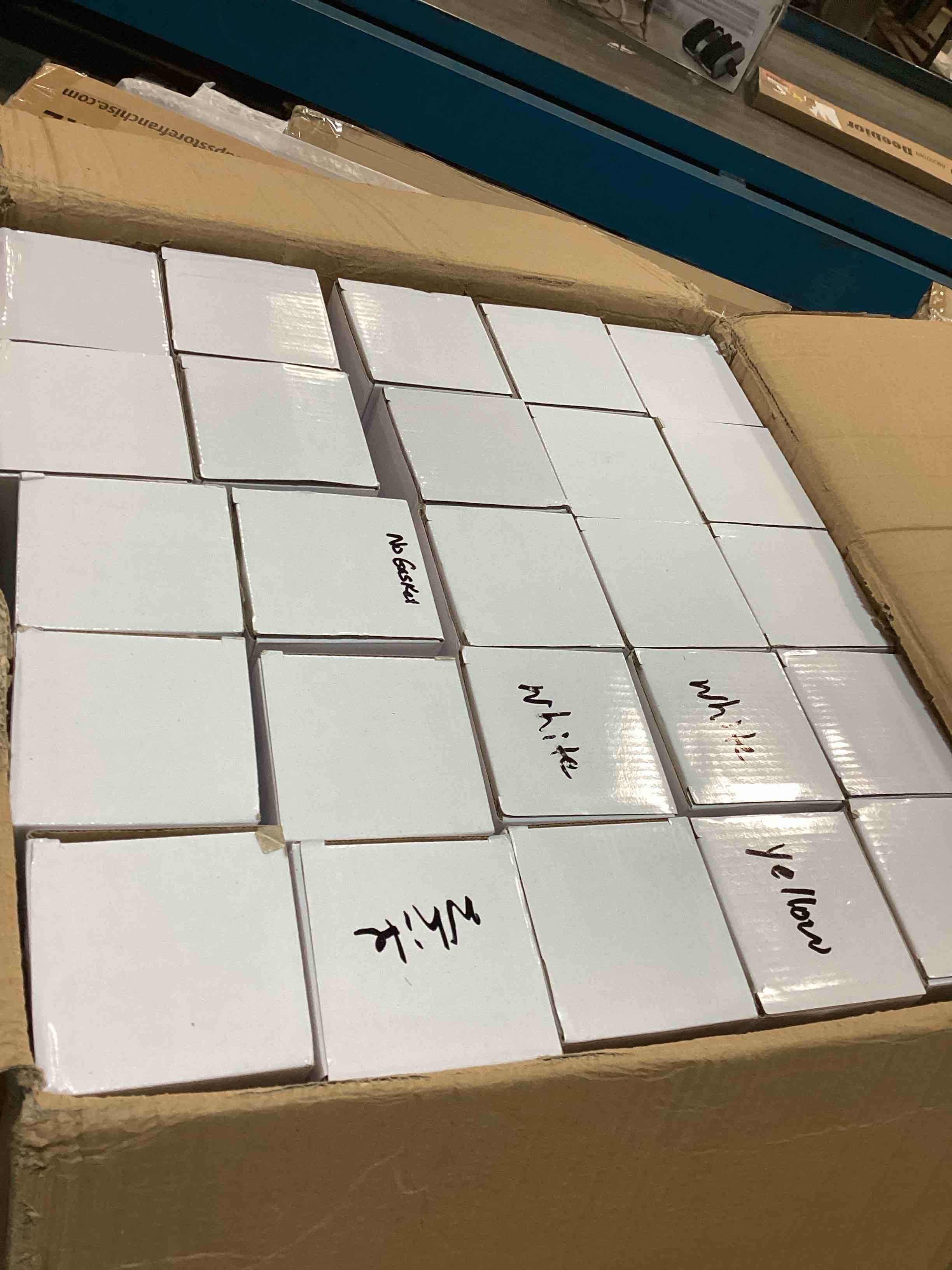 https://s3.amazonaws.com/lotting-images-prod/bidfta/RED5317843_1703601619819.jpeg