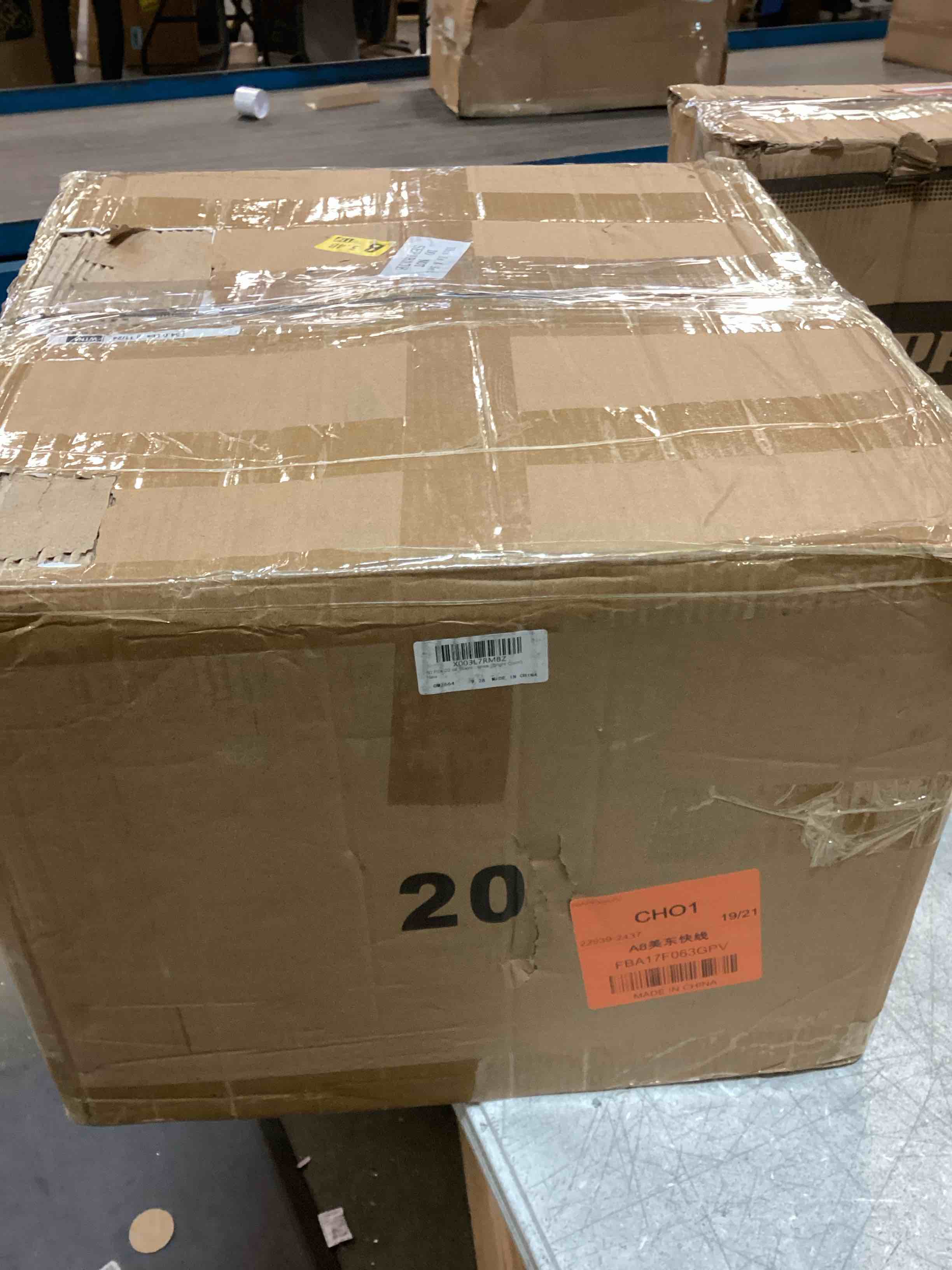 https://s3.amazonaws.com/lotting-images-prod/bidfta/RED5317843_1703601648052.jpeg
