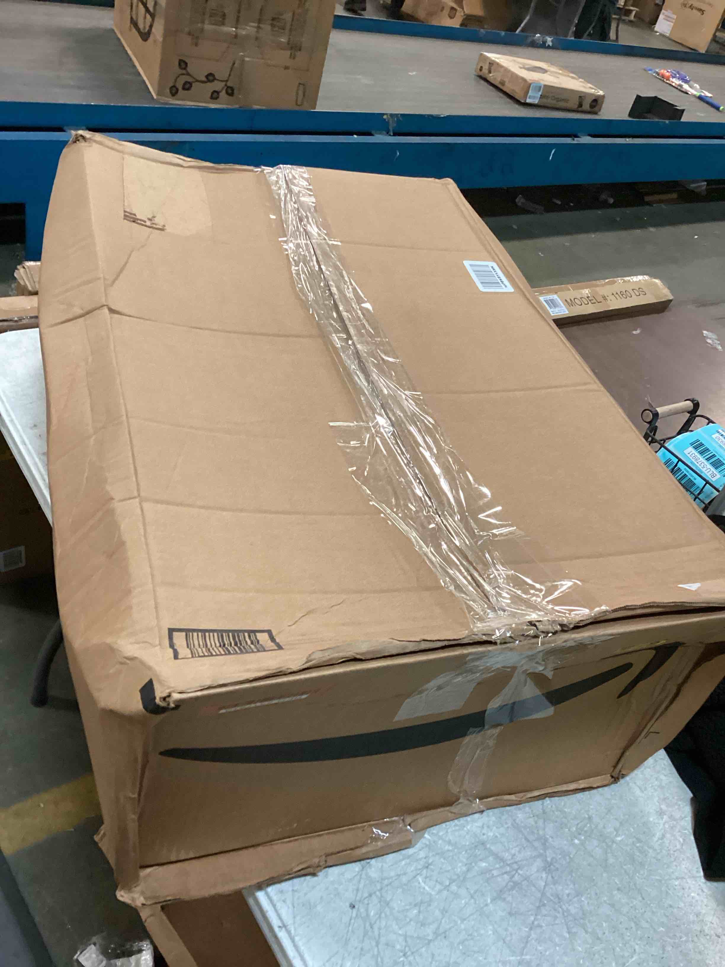 https://s3.amazonaws.com/lotting-images-prod/bidfta/RED5317910_1703610812685.jpeg