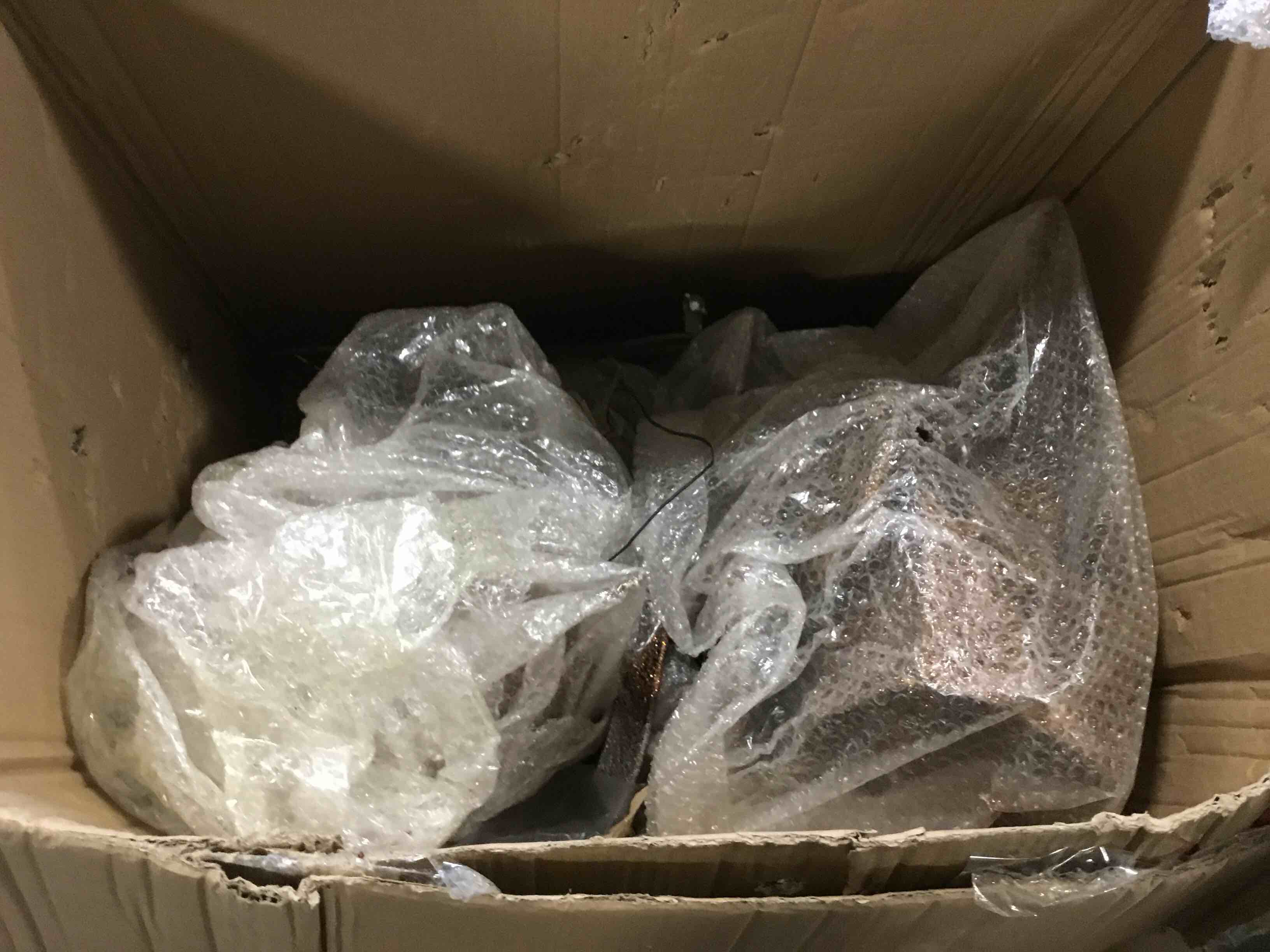https://s3.amazonaws.com/lotting-images-prod/bidfta/RED5318419_1703190957198.jpeg