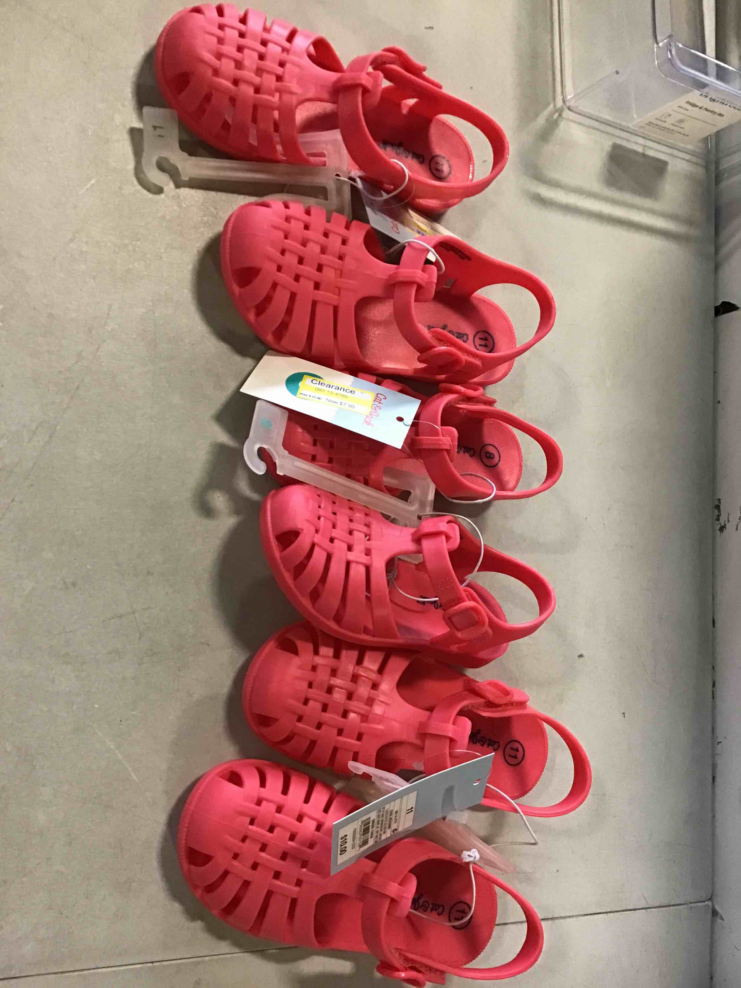 https://s3.amazonaws.com/lotting-images-prod/bidfta/RED5319369_1703615722818.jpeg