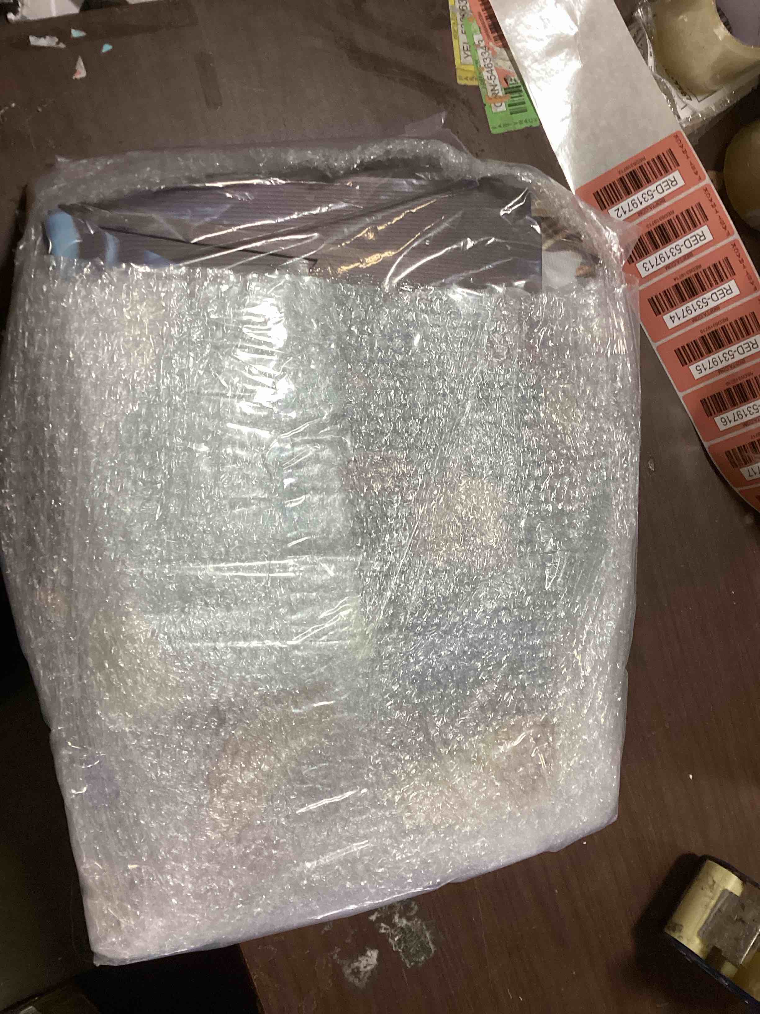 https://s3.amazonaws.com/lotting-images-prod/bidfta/RED5319712_1703013190806.jpeg