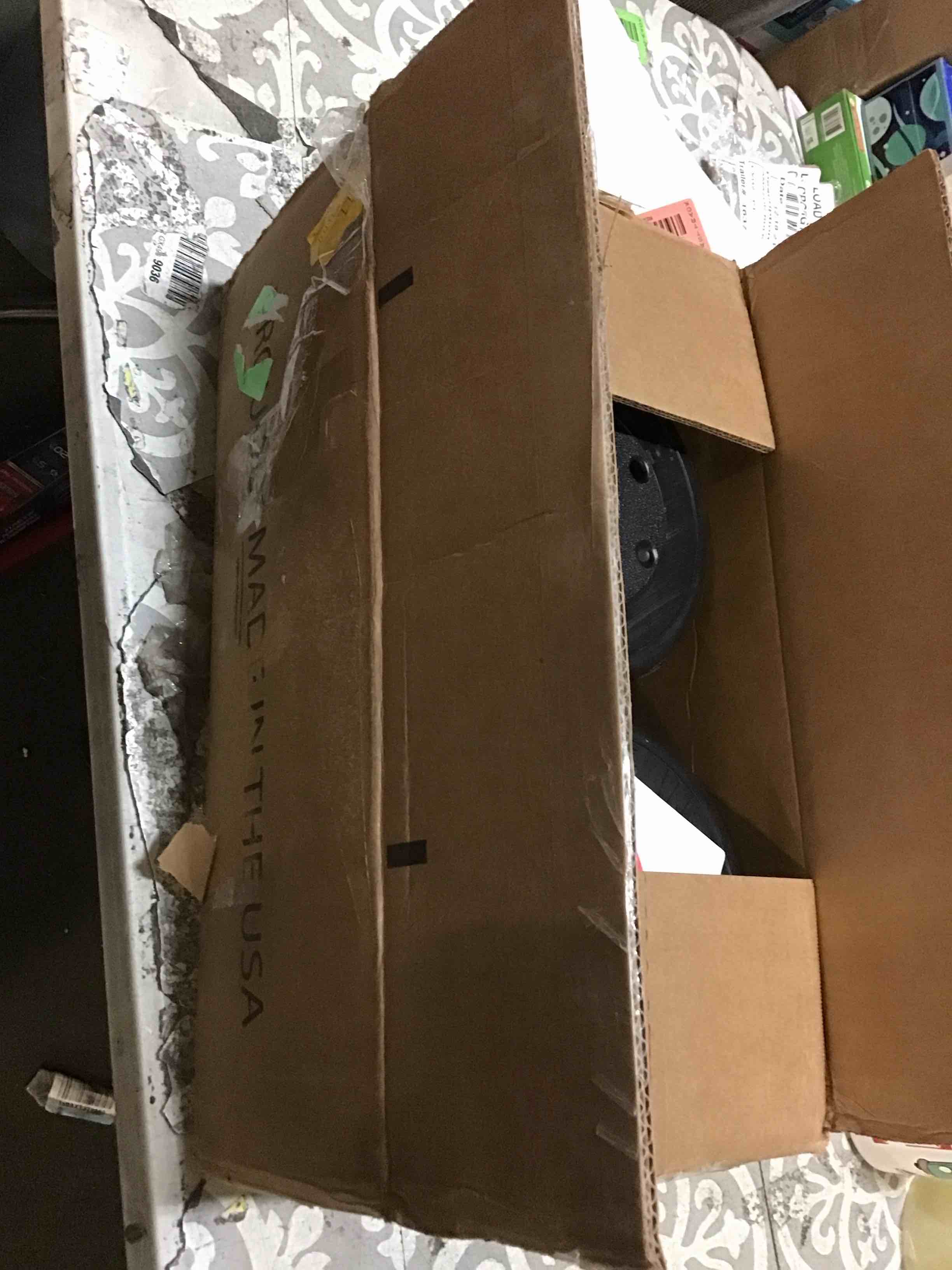 https://s3.amazonaws.com/lotting-images-prod/bidfta/RED5320029_1703164101940.jpeg