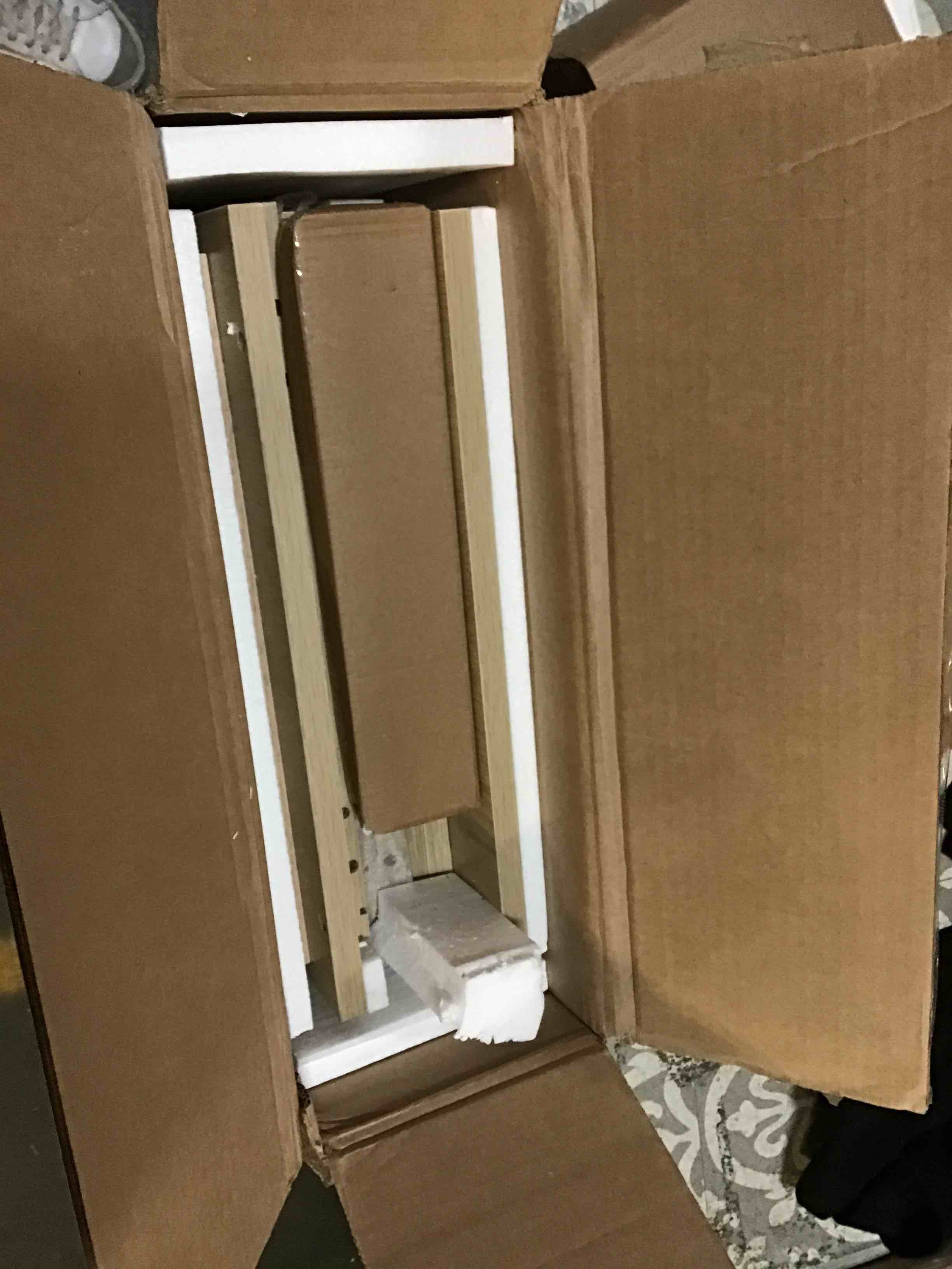 https://s3.amazonaws.com/lotting-images-prod/bidfta/RED5320249_1703191564860.jpeg