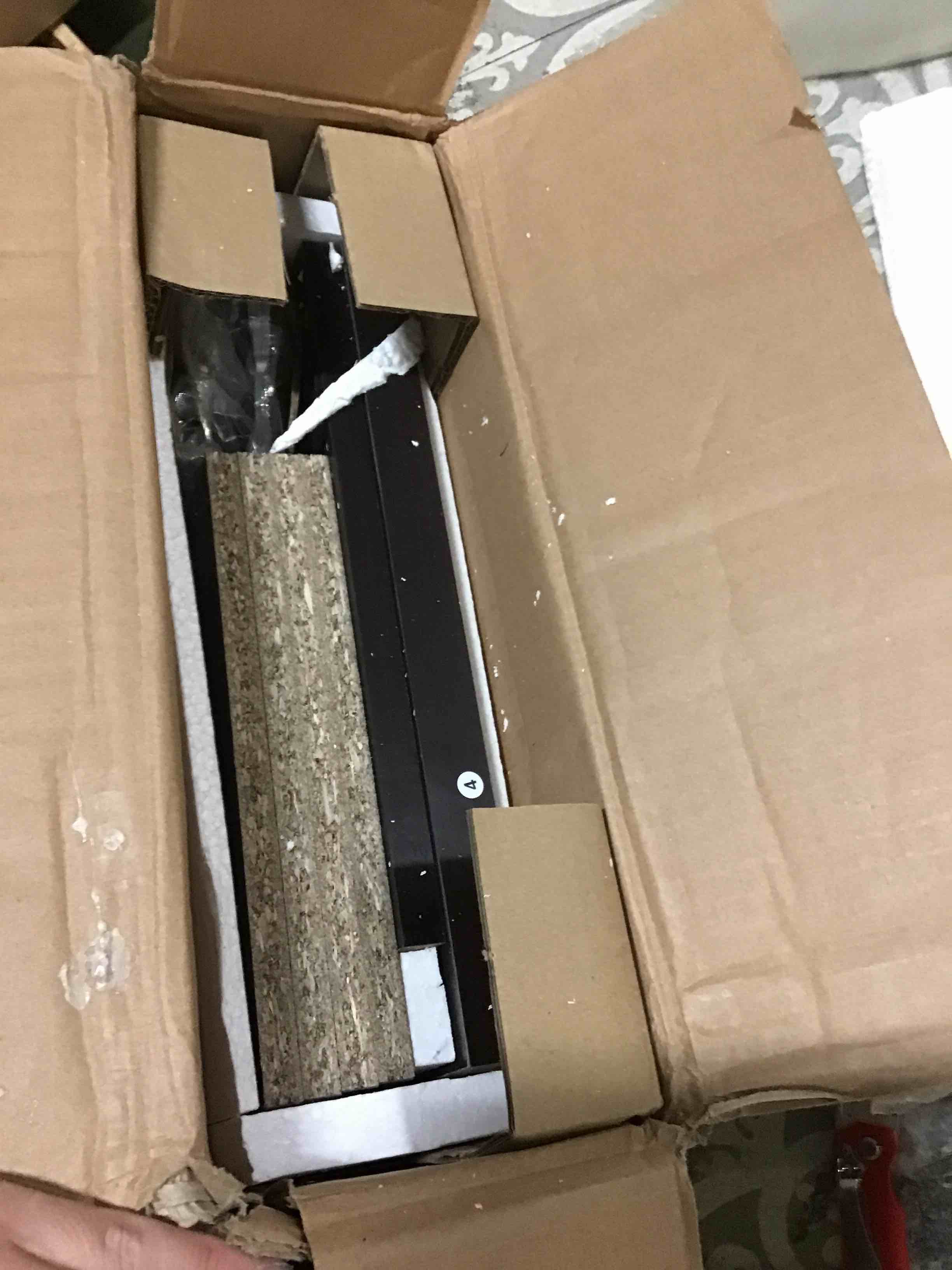 https://s3.amazonaws.com/lotting-images-prod/bidfta/RED5320260_1703192374832.jpeg
