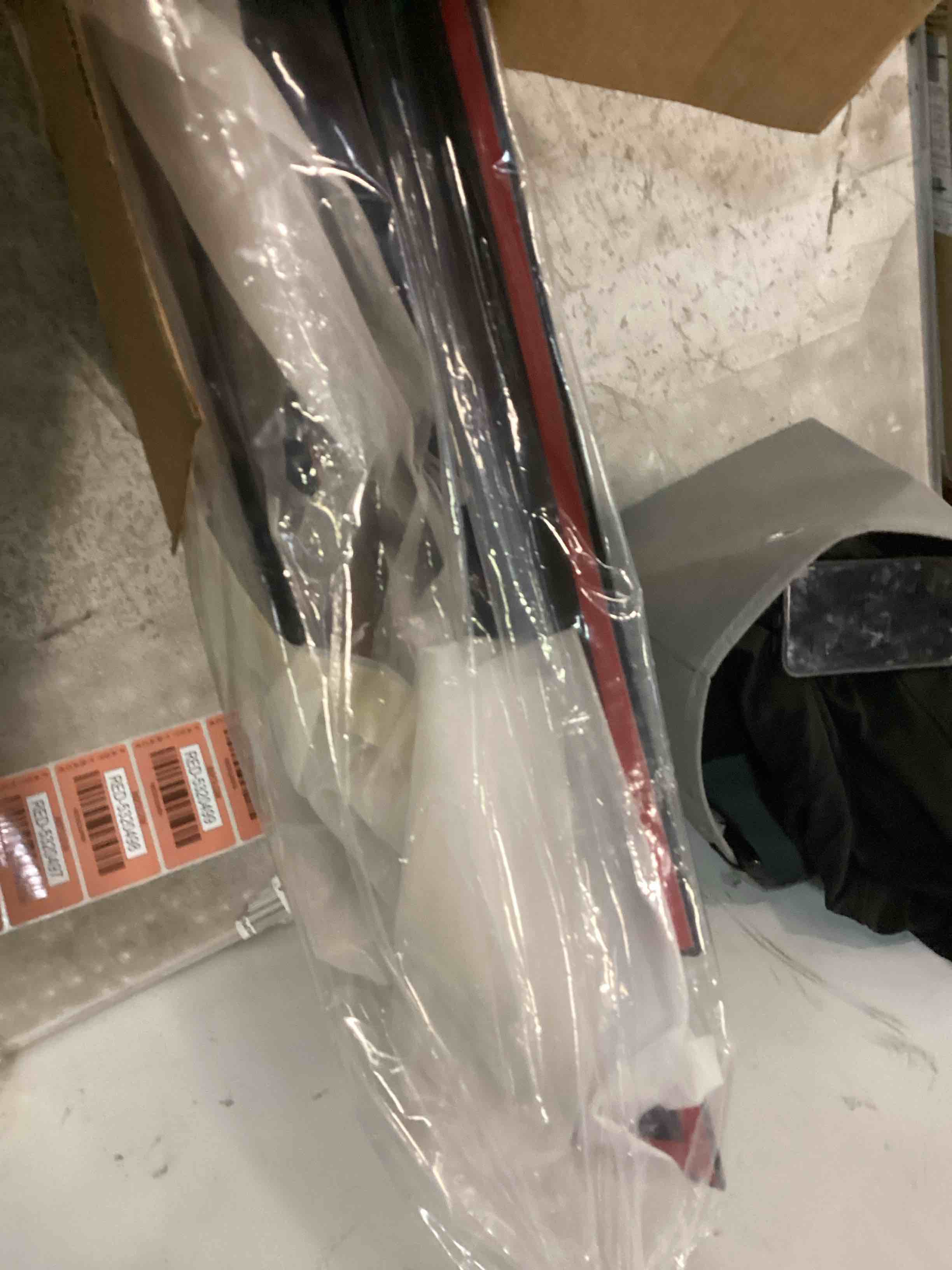 https://s3.amazonaws.com/lotting-images-prod/bidfta/RED5320493_1703276656783.jpeg