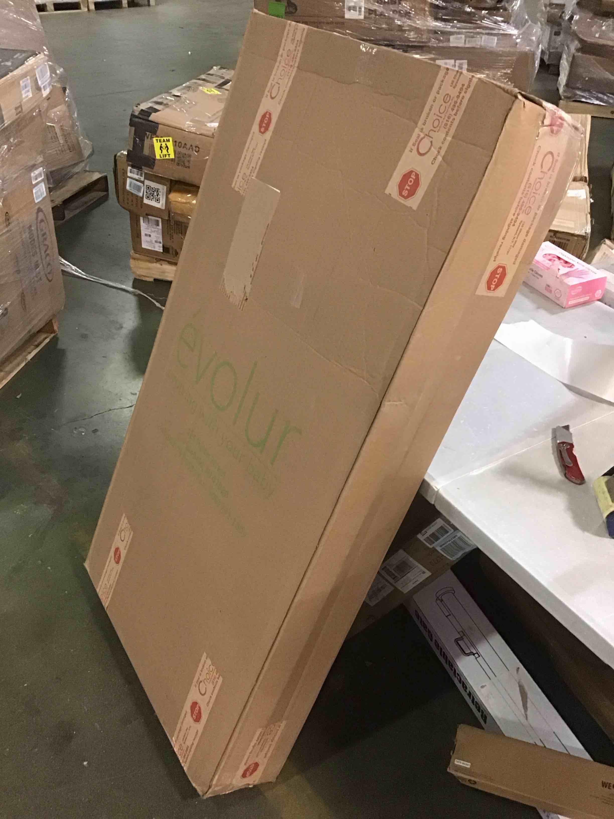 https://s3.amazonaws.com/lotting-images-prod/bidfta/RED5320583_1703345105019.jpeg