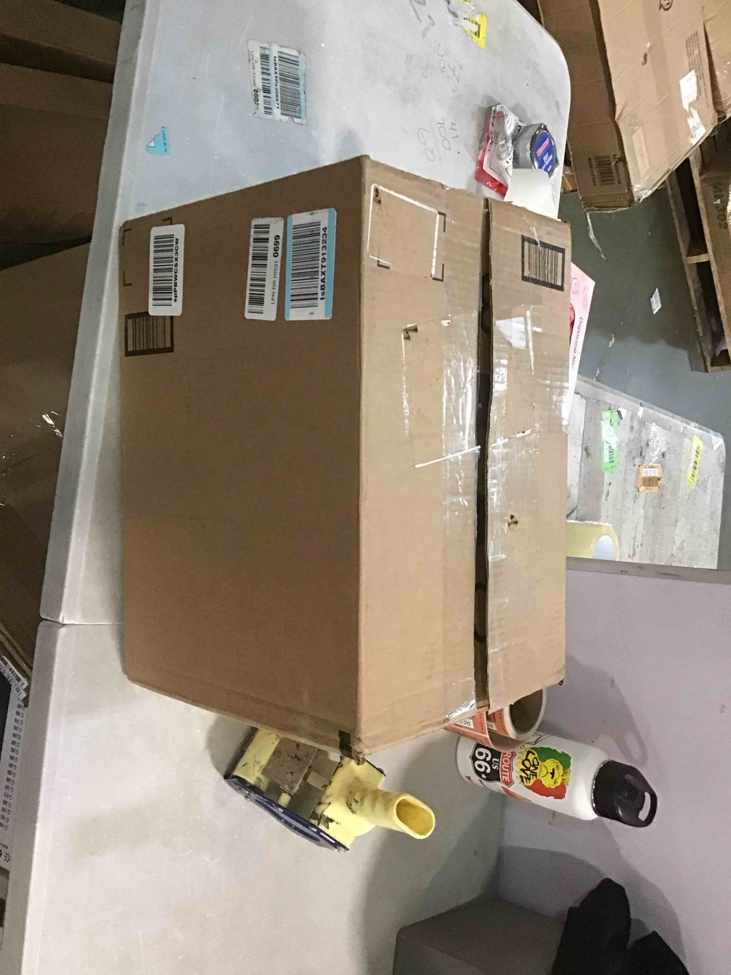 https://s3.amazonaws.com/lotting-images-prod/bidfta/RED5320628_1703350072952.jpeg