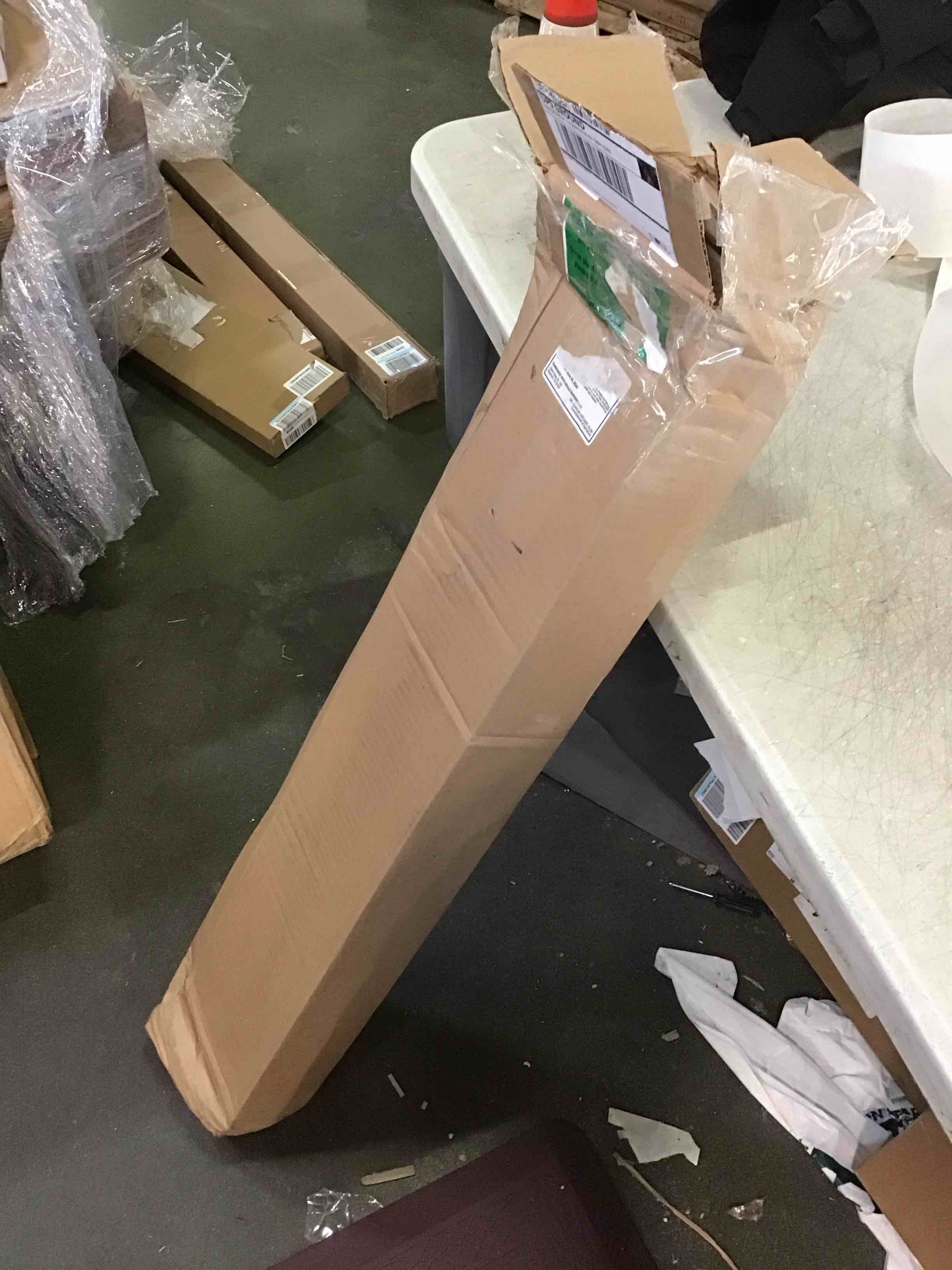 https://s3.amazonaws.com/lotting-images-prod/bidfta/RED5320792_1703687457569.jpeg
