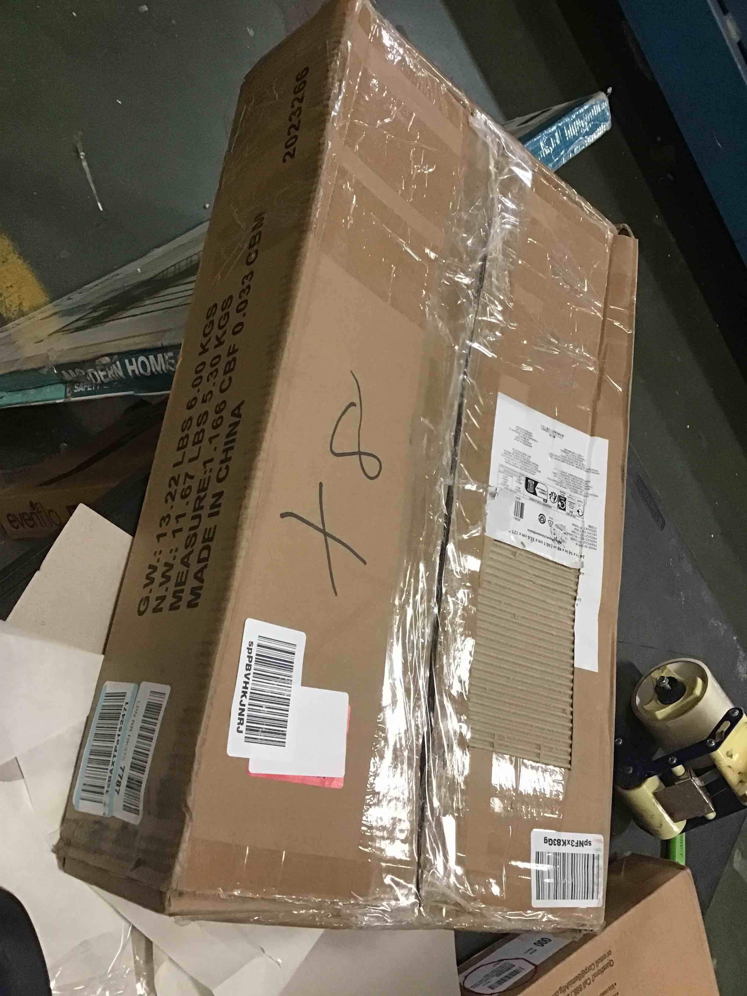 https://s3.amazonaws.com/lotting-images-prod/bidfta/RED5321037_1702908817106.jpeg