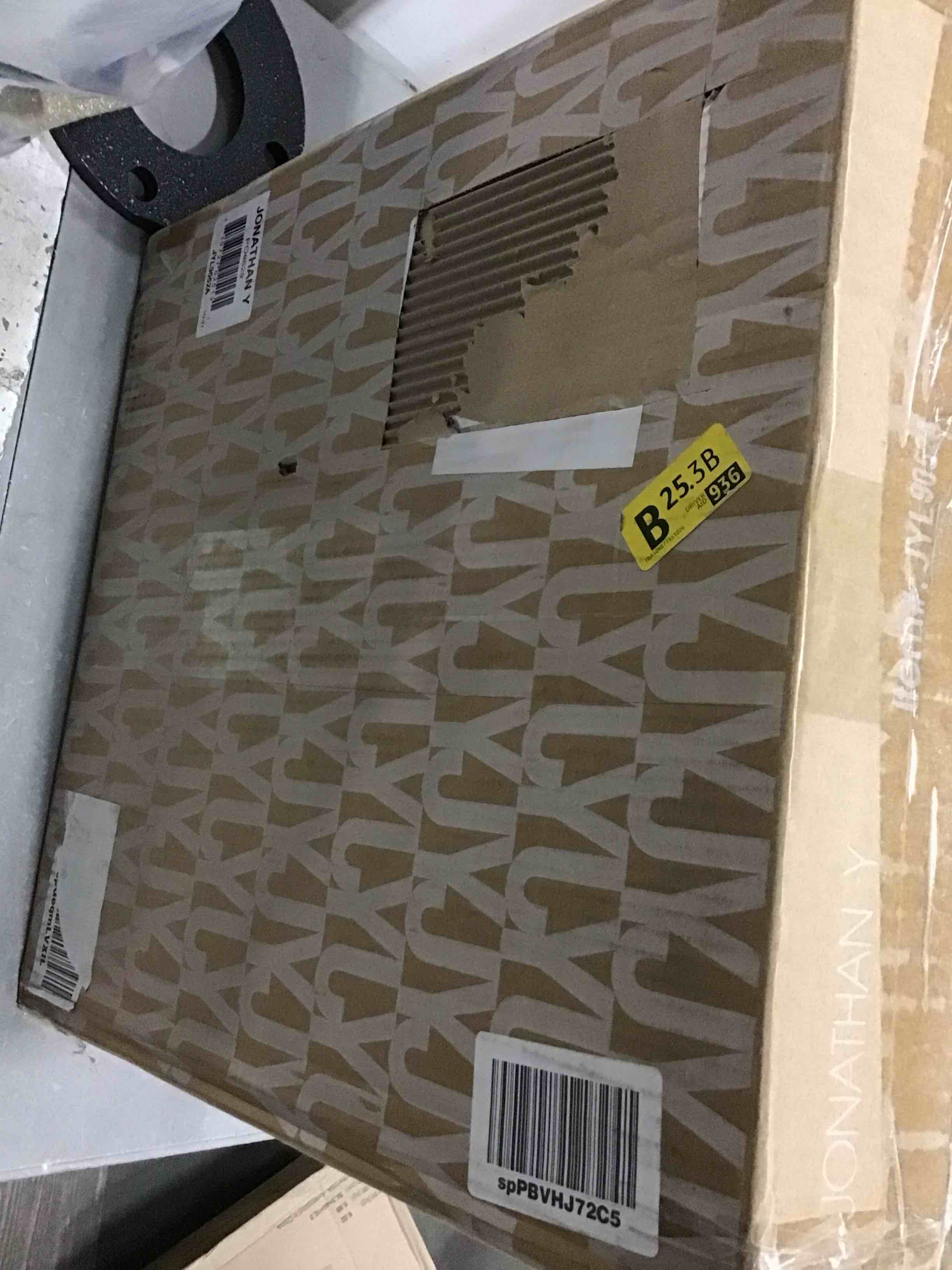 https://s3.amazonaws.com/lotting-images-prod/bidfta/RED5321412_1703074701717.jpeg