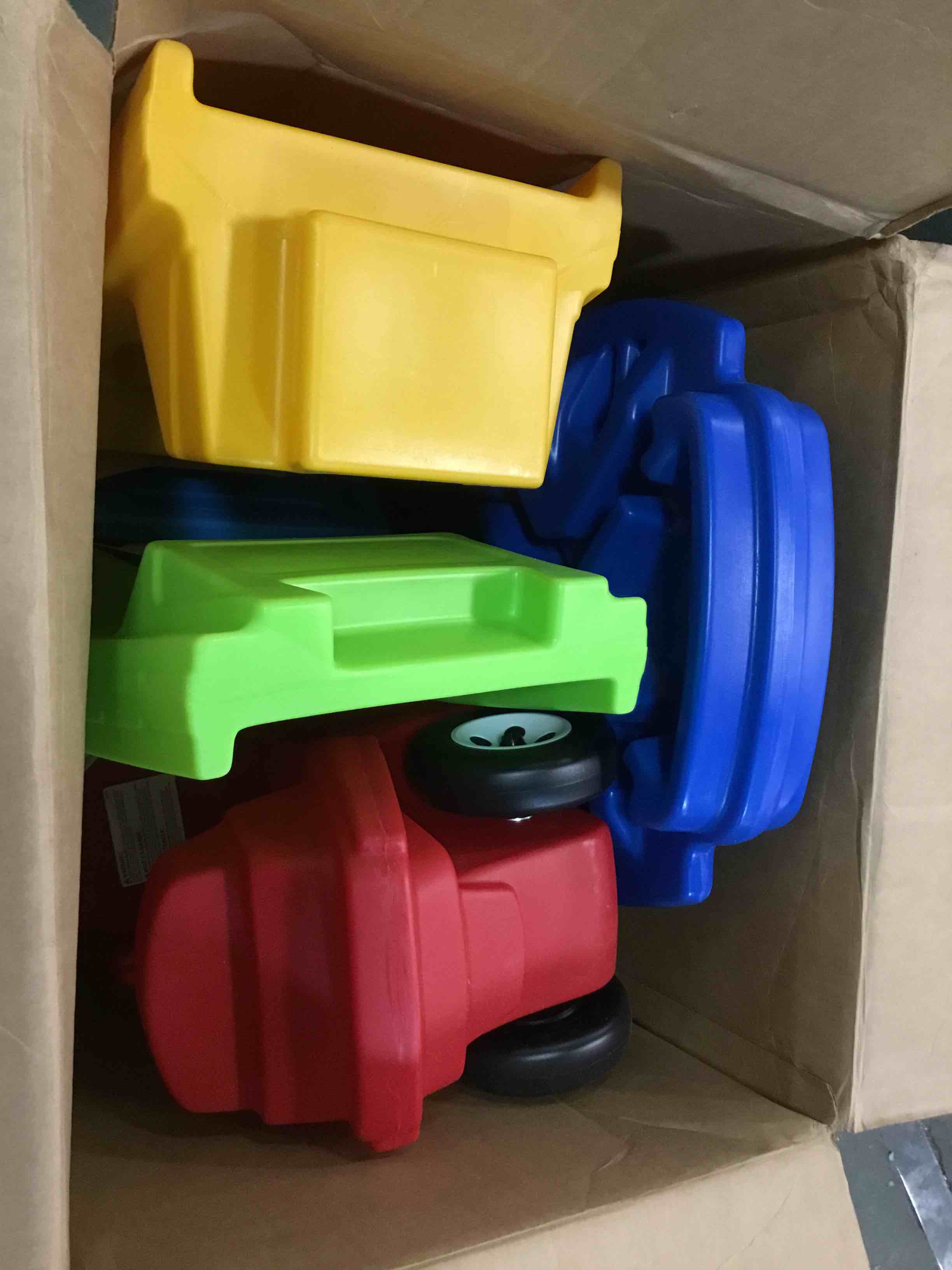 https://s3.amazonaws.com/lotting-images-prod/bidfta/RED5322020_1703337779733.jpeg
