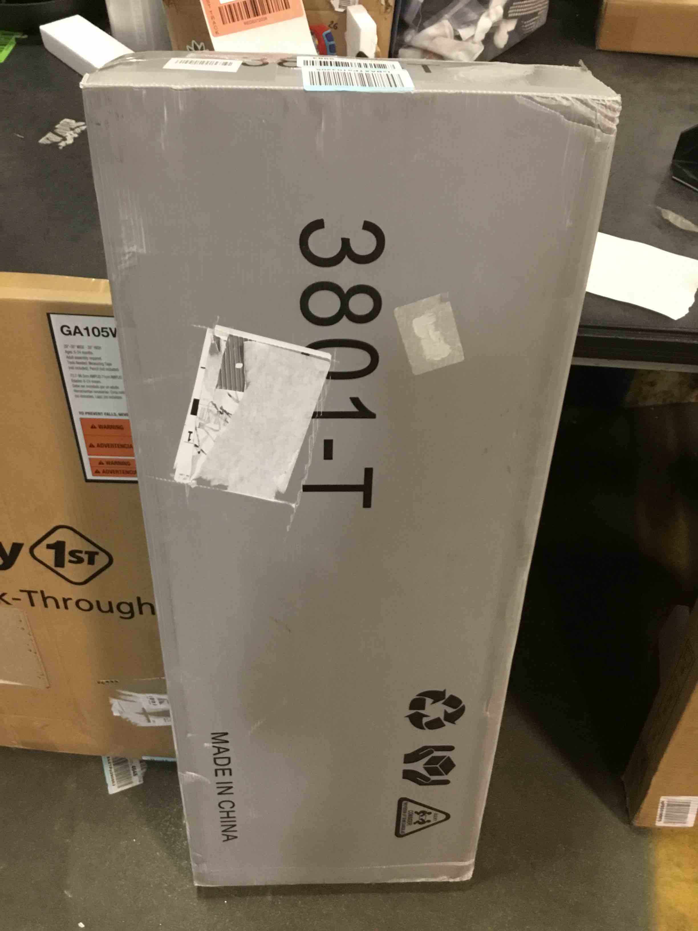 https://s3.amazonaws.com/lotting-images-prod/bidfta/RED5322038_1703339207342.jpeg