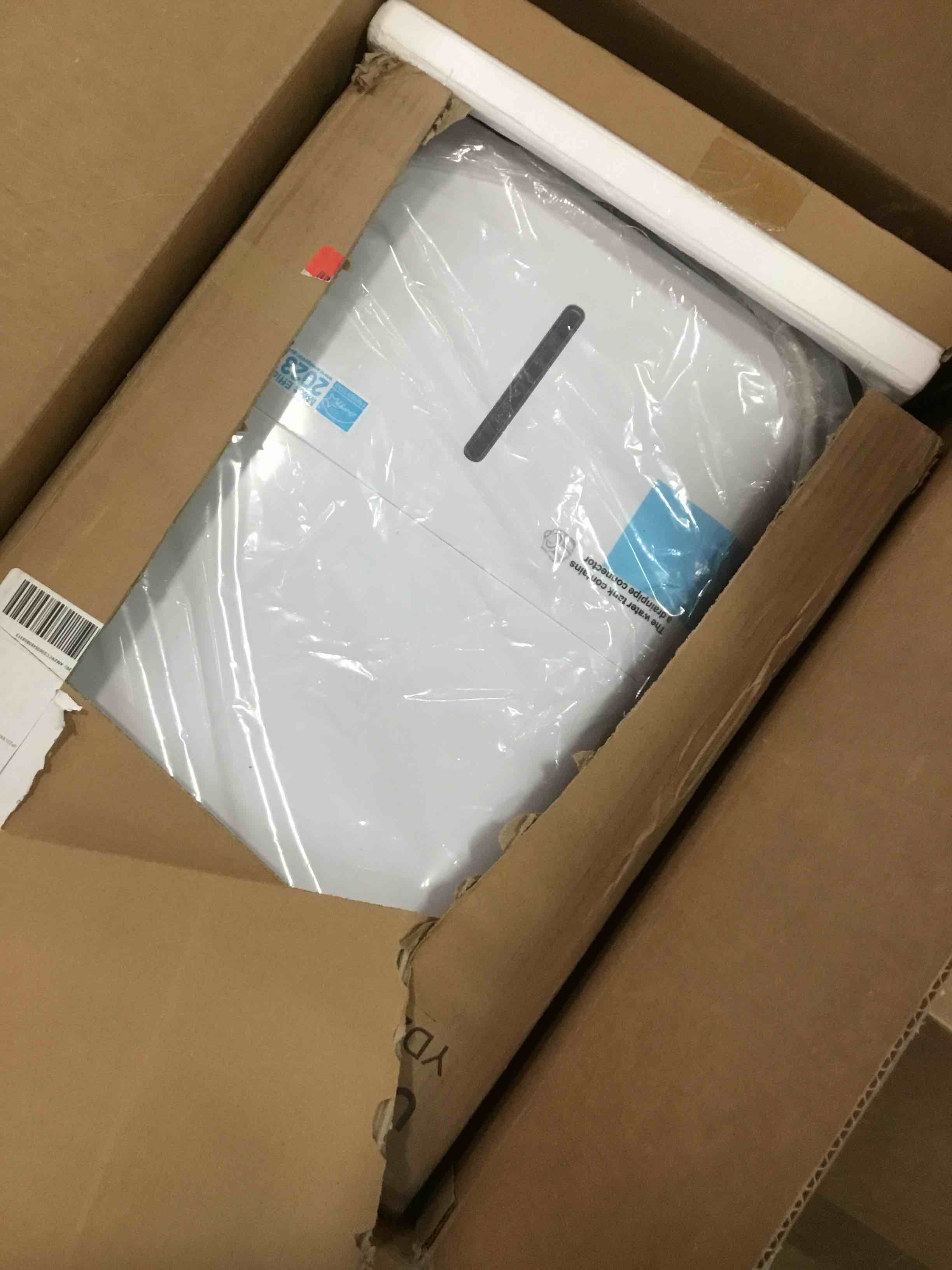 https://s3.amazonaws.com/lotting-images-prod/bidfta/RED5322081_1703345777419.jpeg