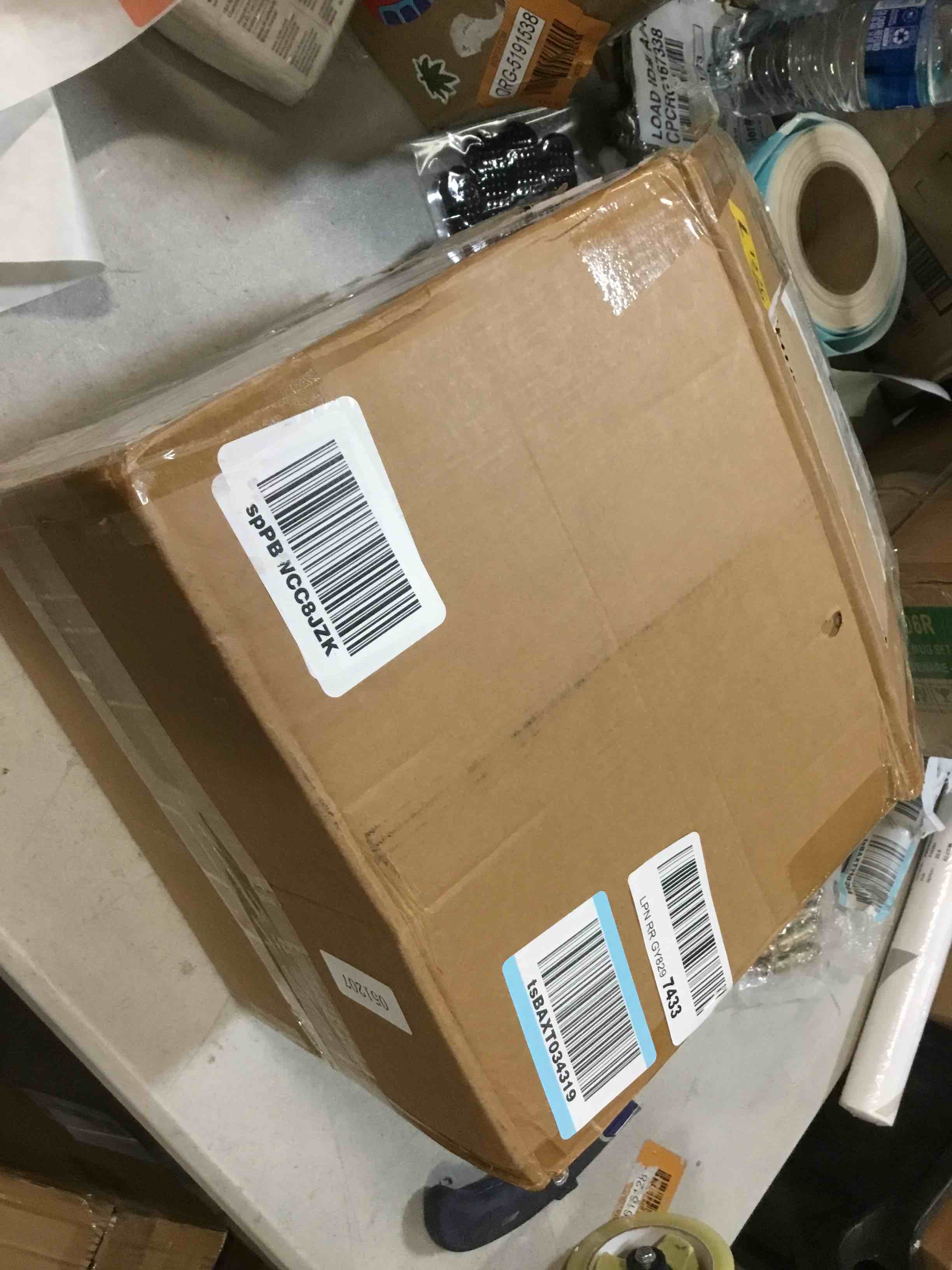 https://s3.amazonaws.com/lotting-images-prod/bidfta/RED5322376_1703616738392.jpeg