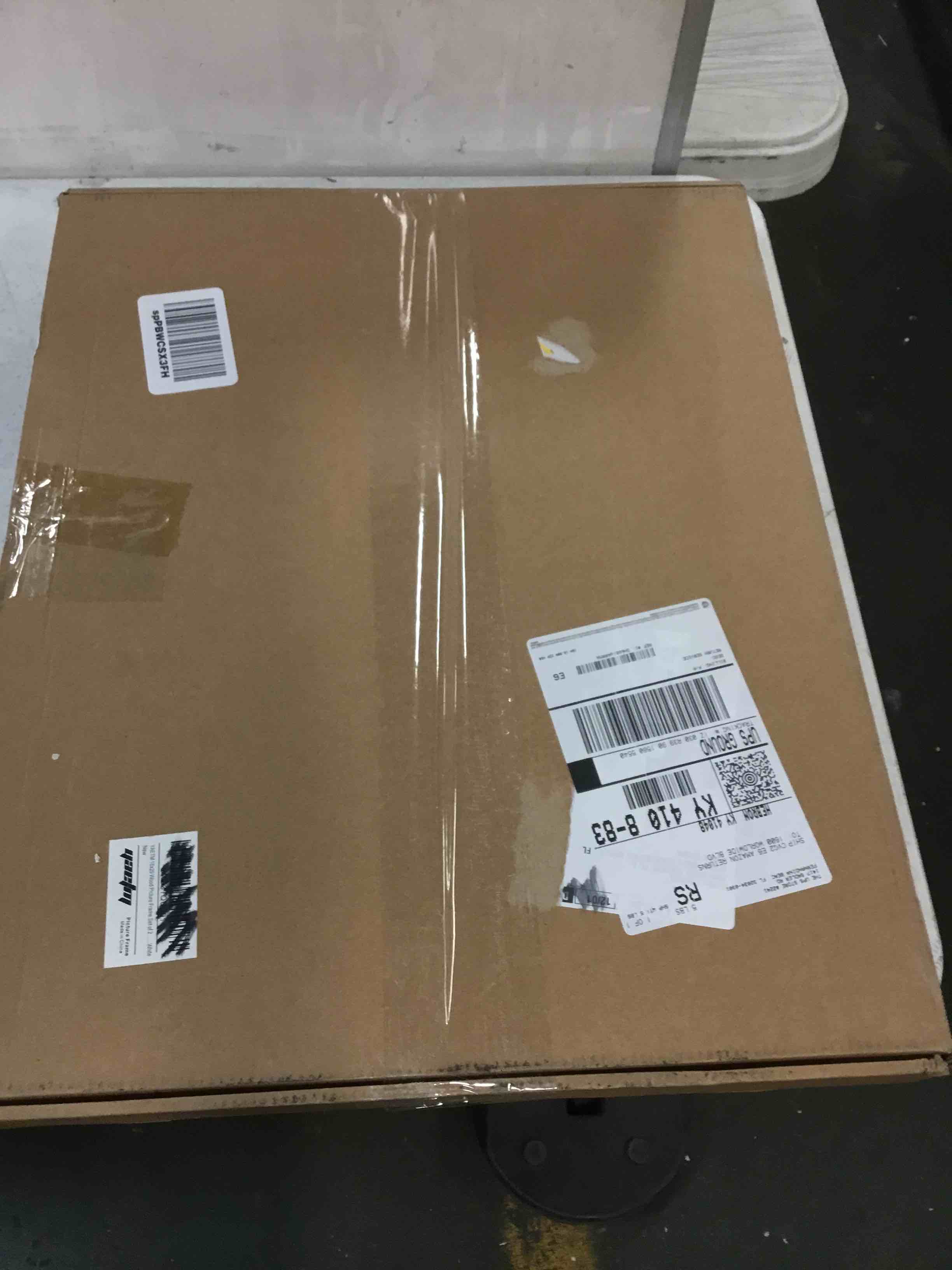 https://s3.amazonaws.com/lotting-images-prod/bidfta/RED5323314_1703879752198.jpeg