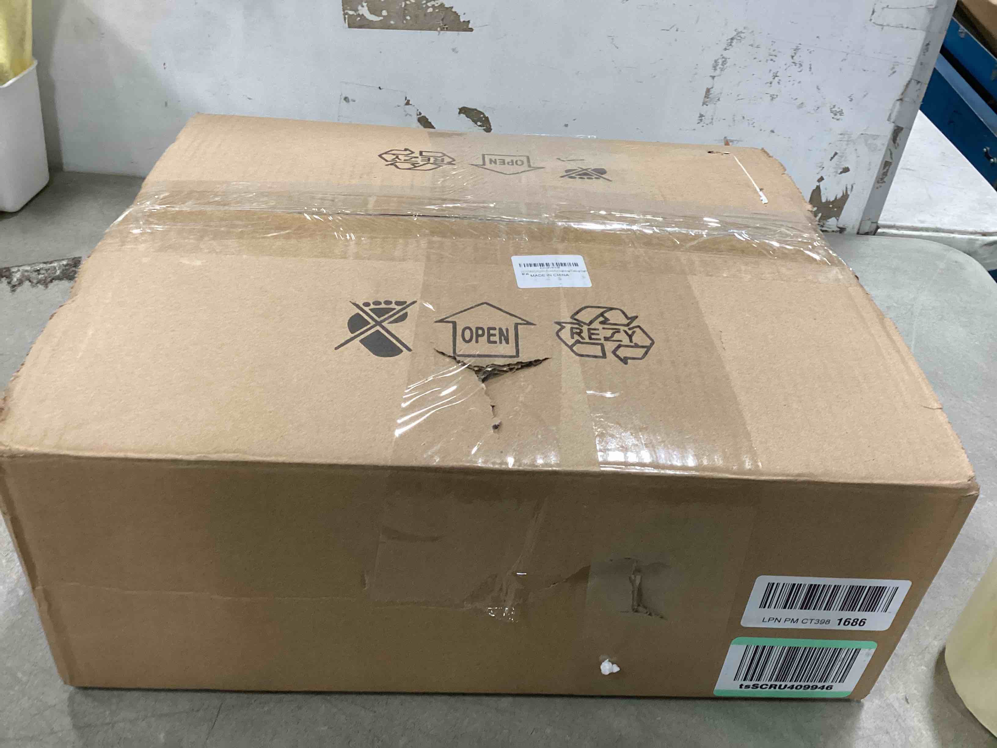 https://s3.amazonaws.com/lotting-images-prod/bidfta/RED5323872_1705149113514.jpeg