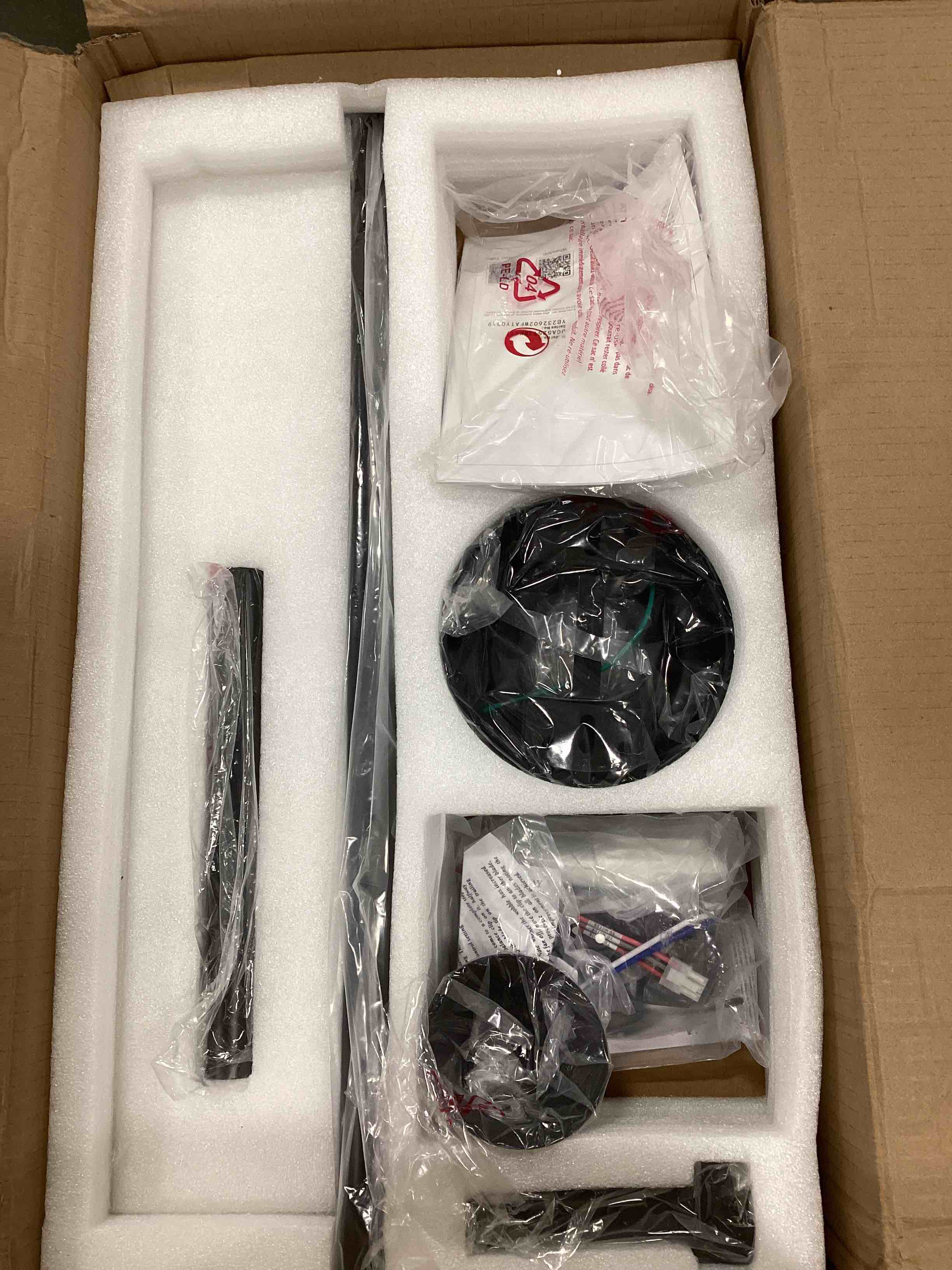 https://s3.amazonaws.com/lotting-images-prod/bidfta/RED5323884_1705152310221.jpeg