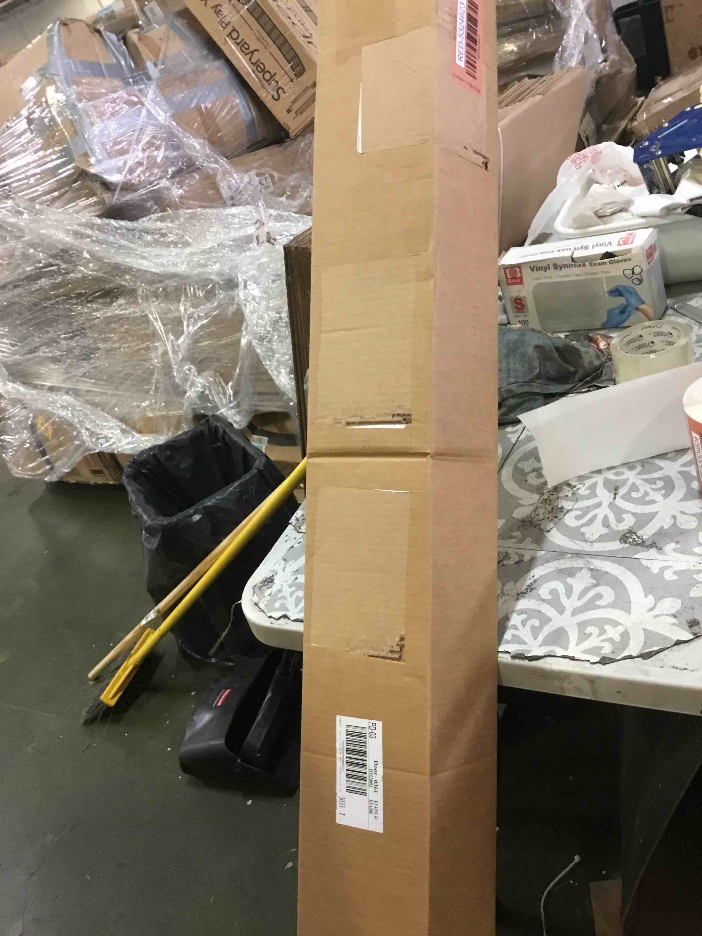 https://s3.amazonaws.com/lotting-images-prod/bidfta/RED5324623_1688657241462.jpeg