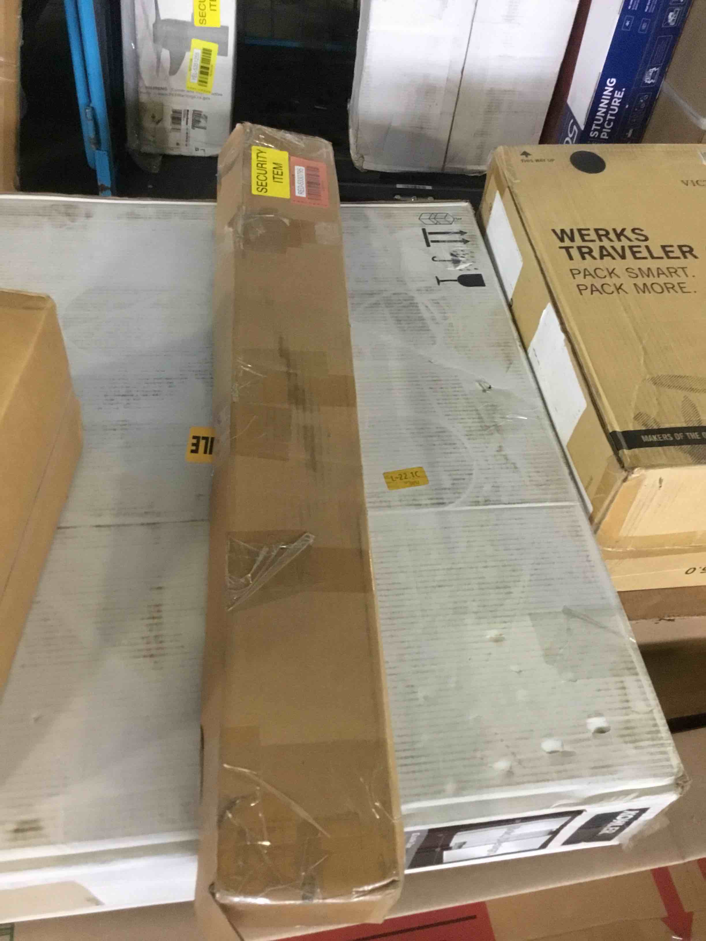 https://s3.amazonaws.com/lotting-images-prod/bidfta/RED5330795_1690200663365.jpeg