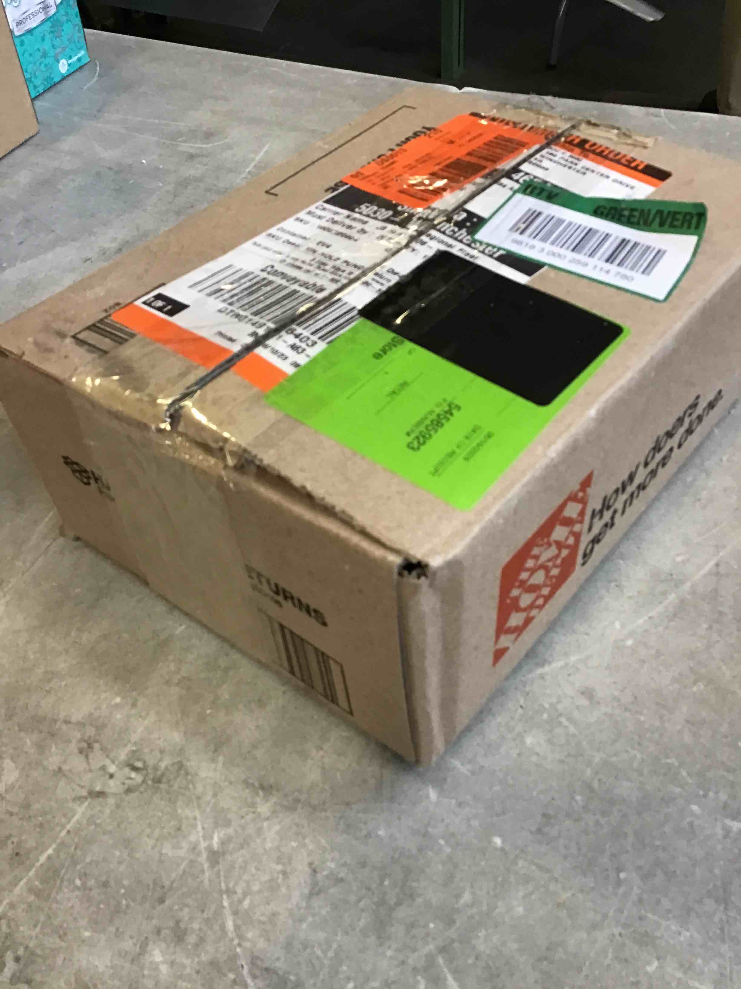 https://s3.amazonaws.com/lotting-images-prod/bidfta/RED5333385_1691585266941.jpeg