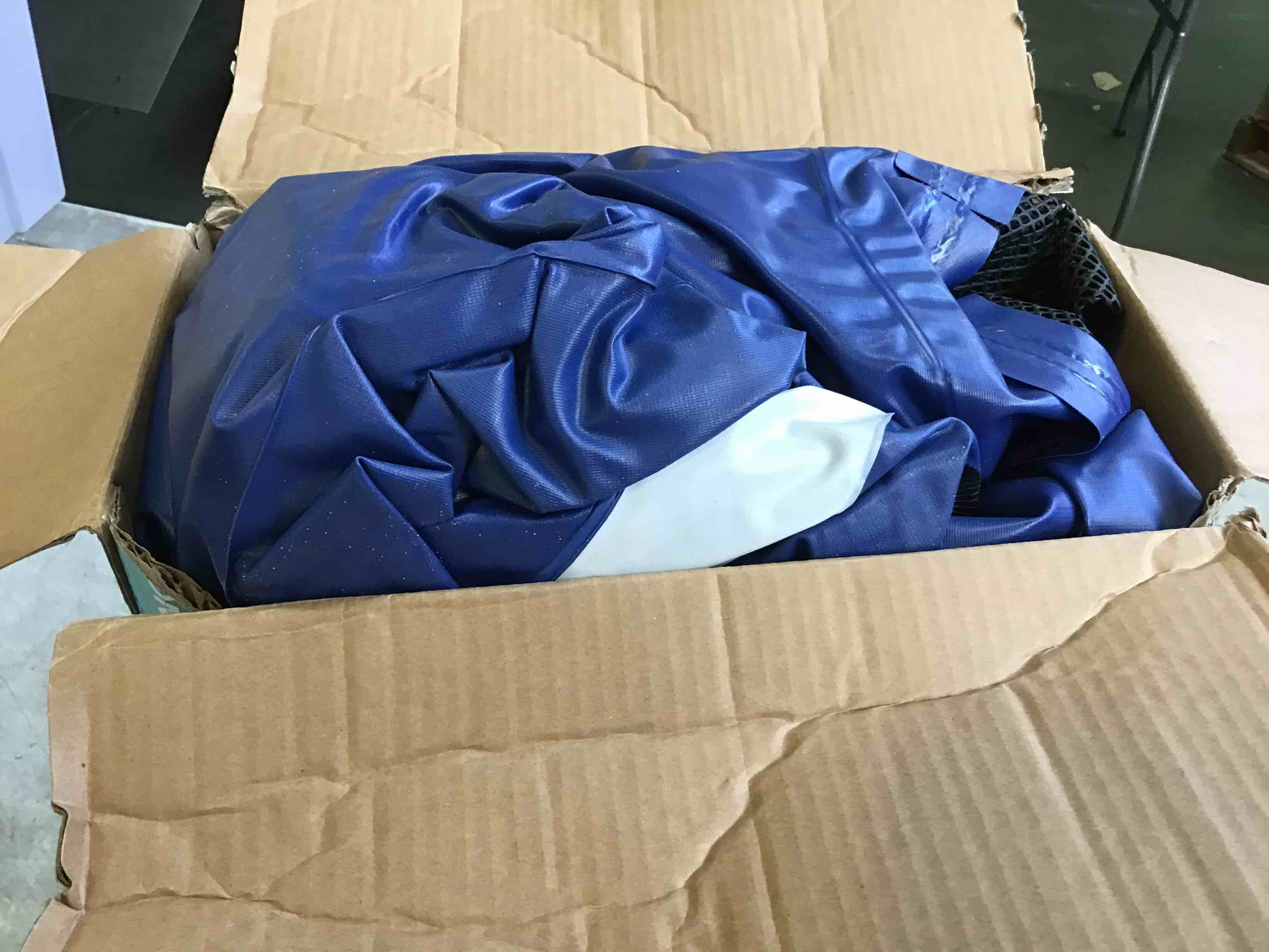https://s3.amazonaws.com/lotting-images-prod/bidfta/RED5334345_1692105657927.jpeg