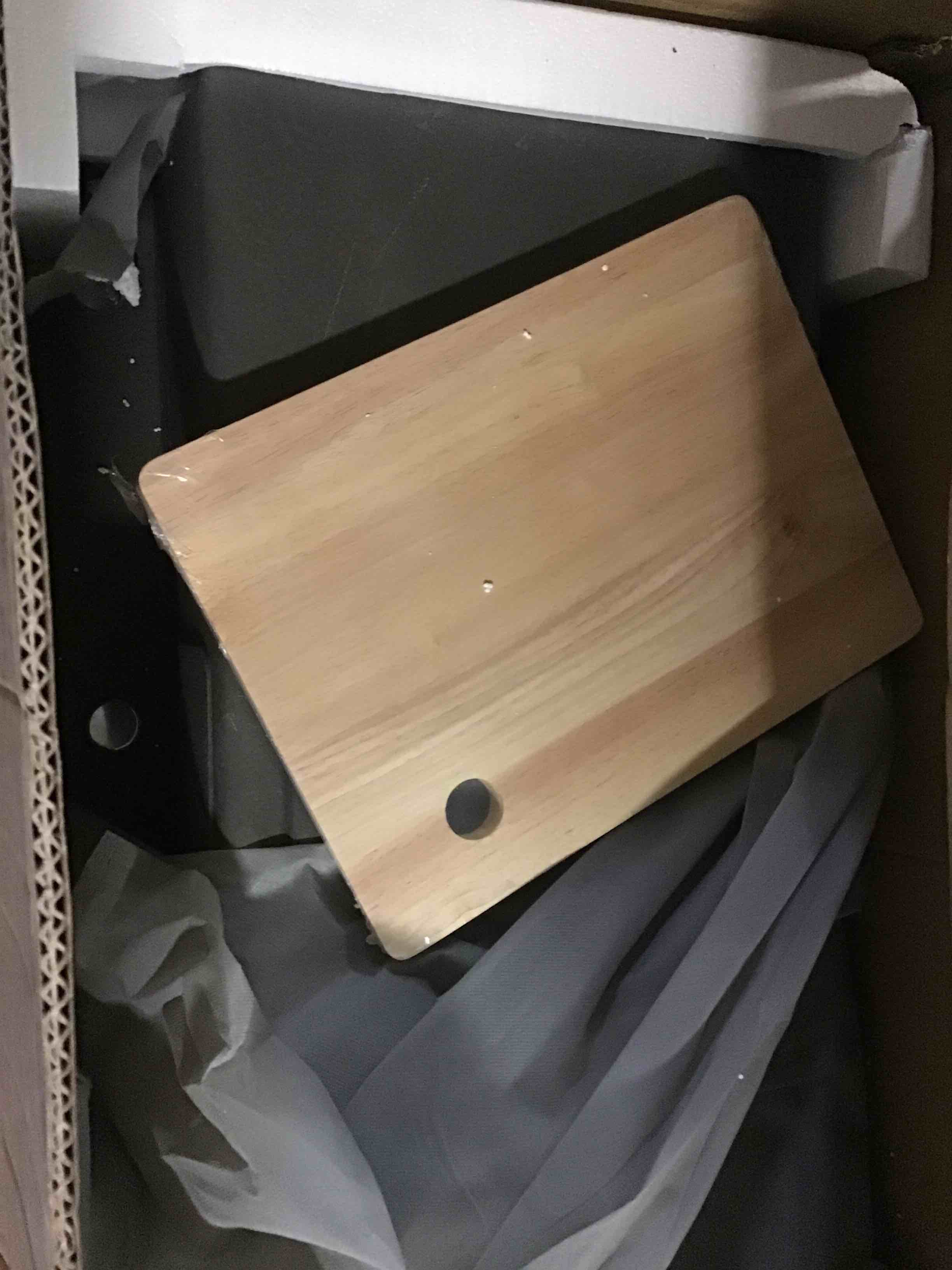 https://s3.amazonaws.com/lotting-images-prod/bidfta/RED5334496_1687870475736.jpeg