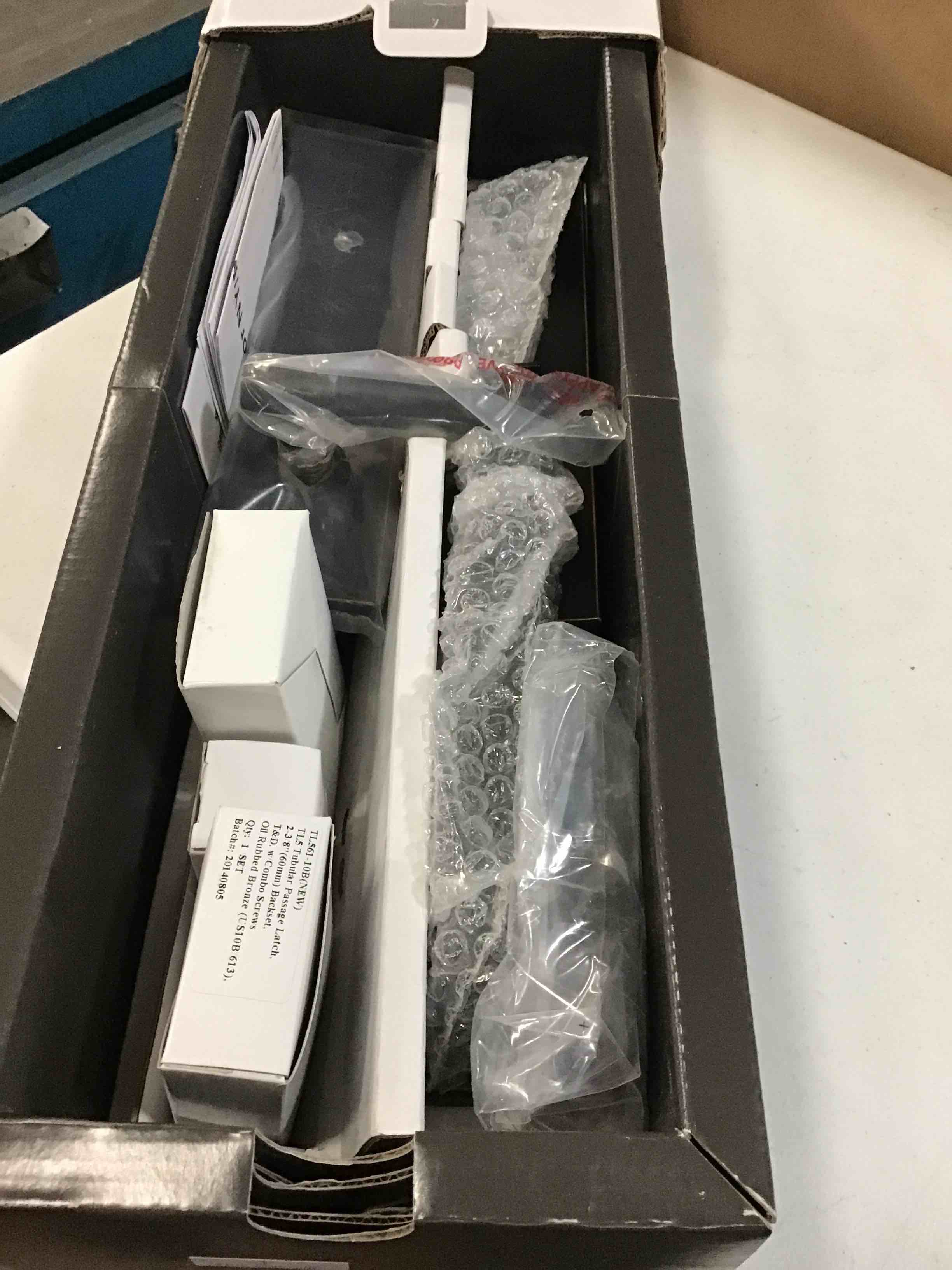 https://s3.amazonaws.com/lotting-images-prod/bidfta/RED5334790_1687964125768.jpeg