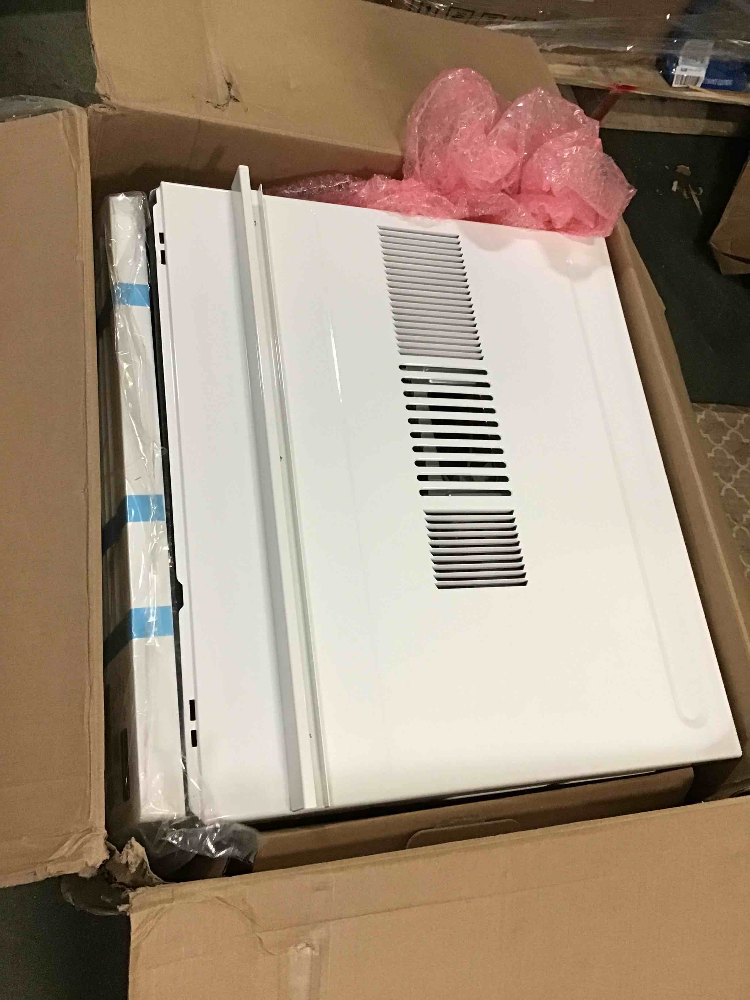 https://s3.amazonaws.com/lotting-images-prod/bidfta/RED5335399_1688147872557.jpeg