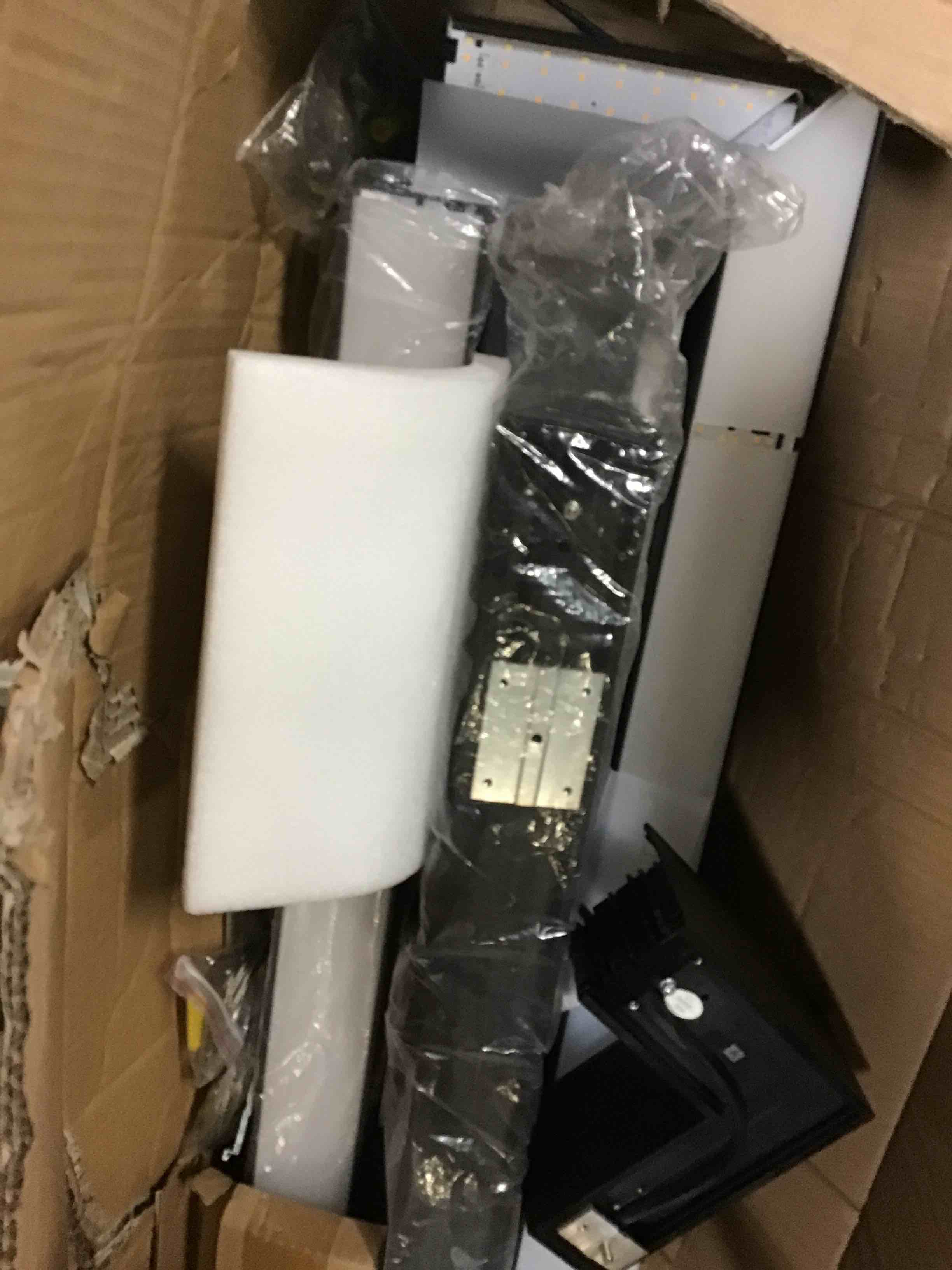 https://s3.amazonaws.com/lotting-images-prod/bidfta/RED5335439_1688155389414.jpeg