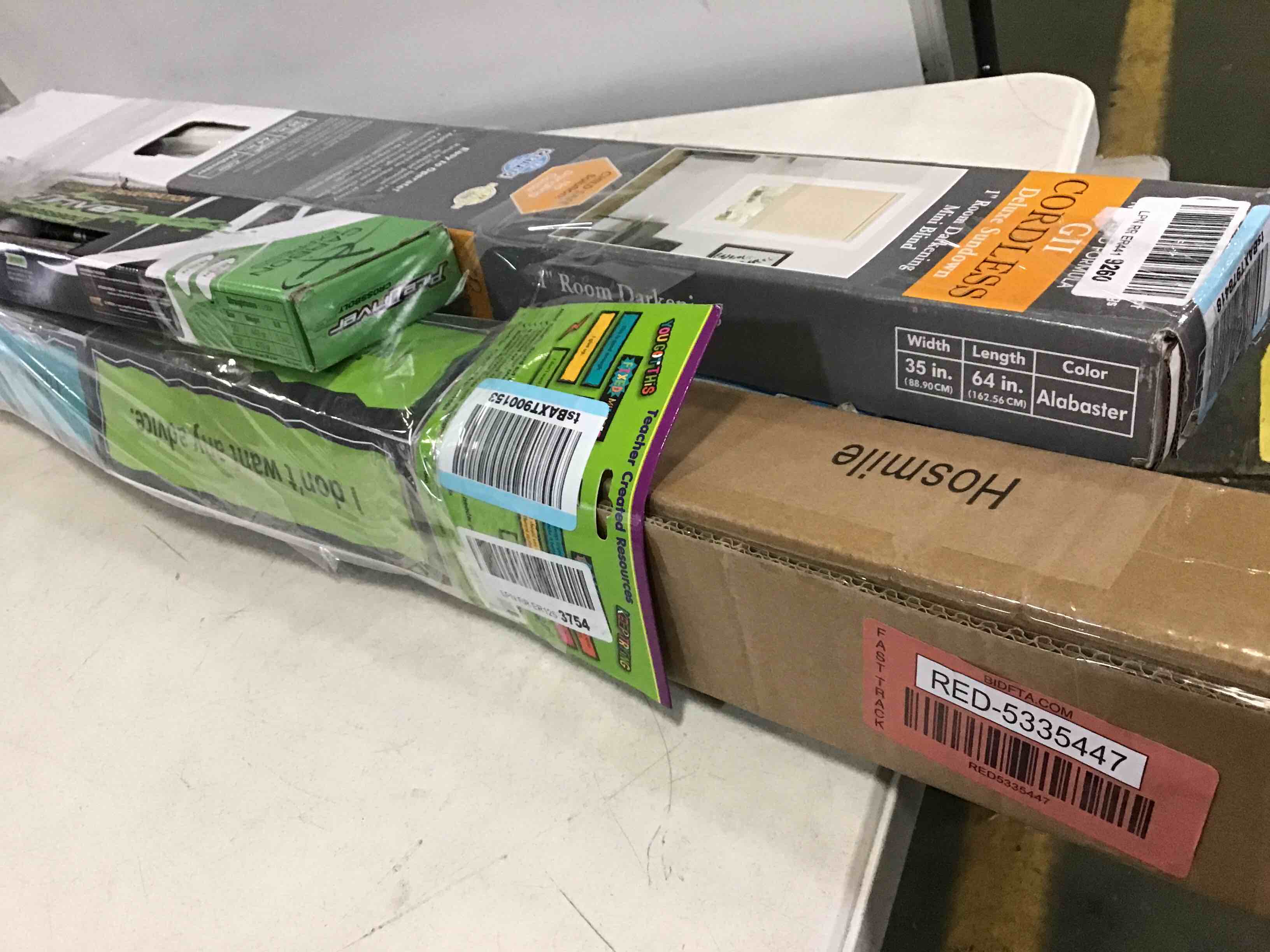 https://s3.amazonaws.com/lotting-images-prod/bidfta/RED5335447_1688156510630.jpeg