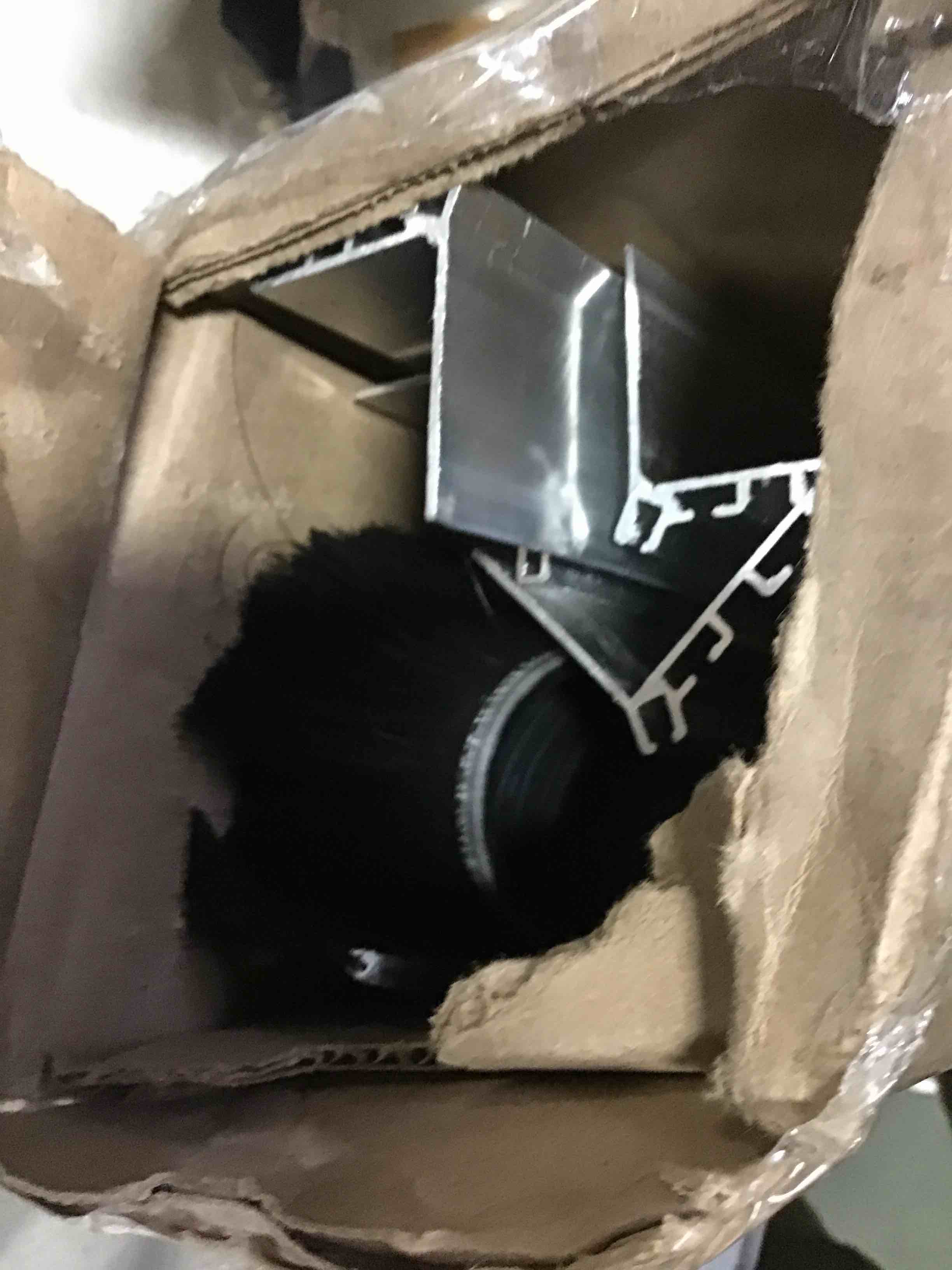 https://s3.amazonaws.com/lotting-images-prod/bidfta/RED5340493_1687785048619.jpeg
