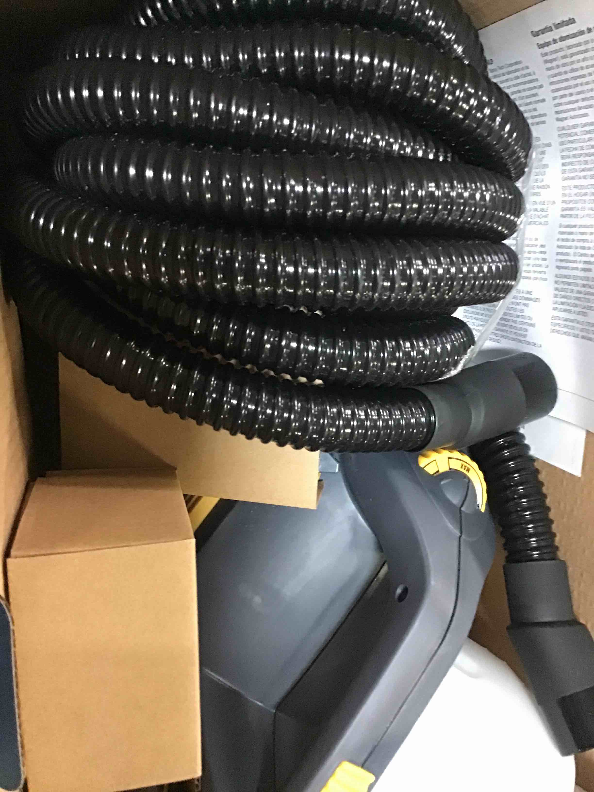 https://s3.amazonaws.com/lotting-images-prod/bidfta/RED5340930_1687972858980.jpeg