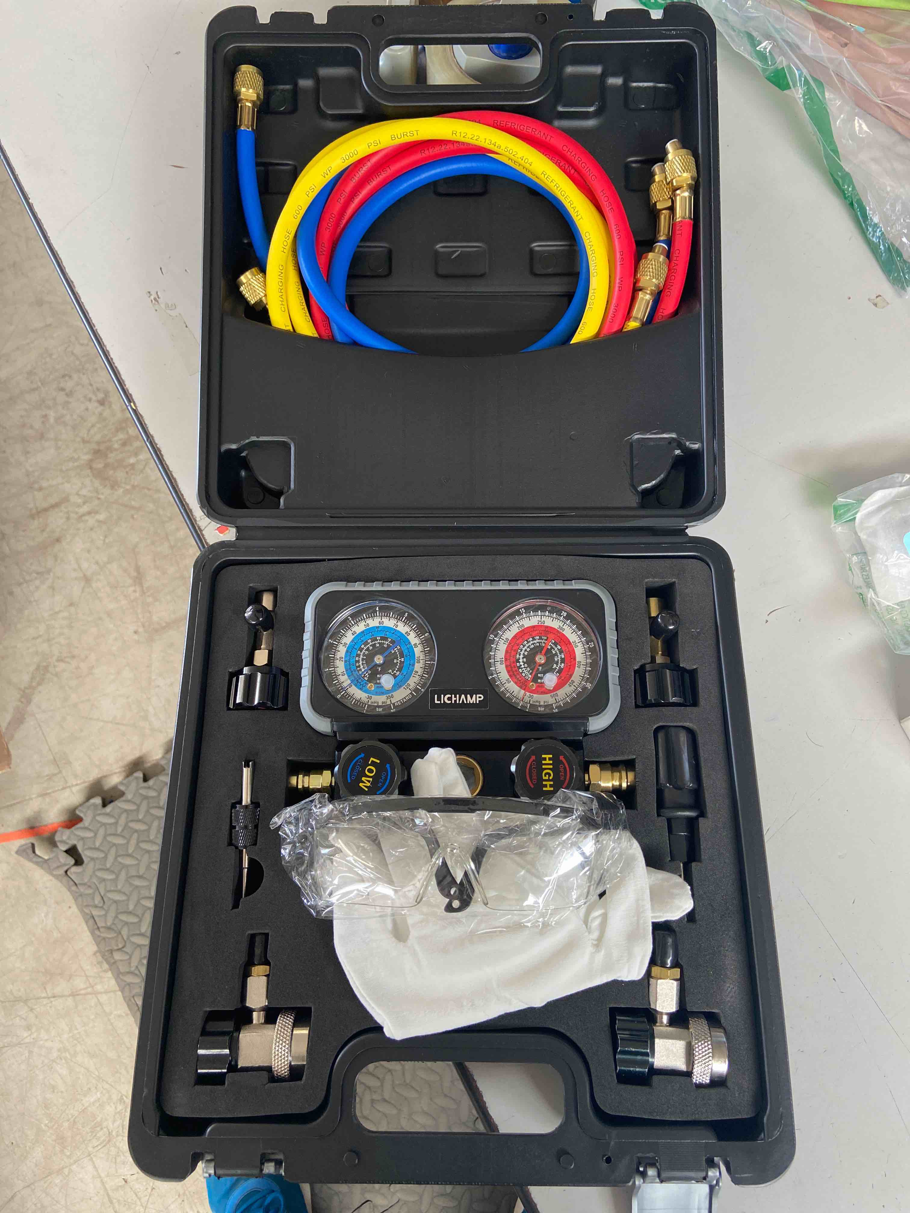 Lichamp AC R1234YF R134A Gauge Set, Automotive Manifold Gauge Compatible with R1234YF R134A and R404A Refrigerants, Works on Car Freon Charging and Evacuation