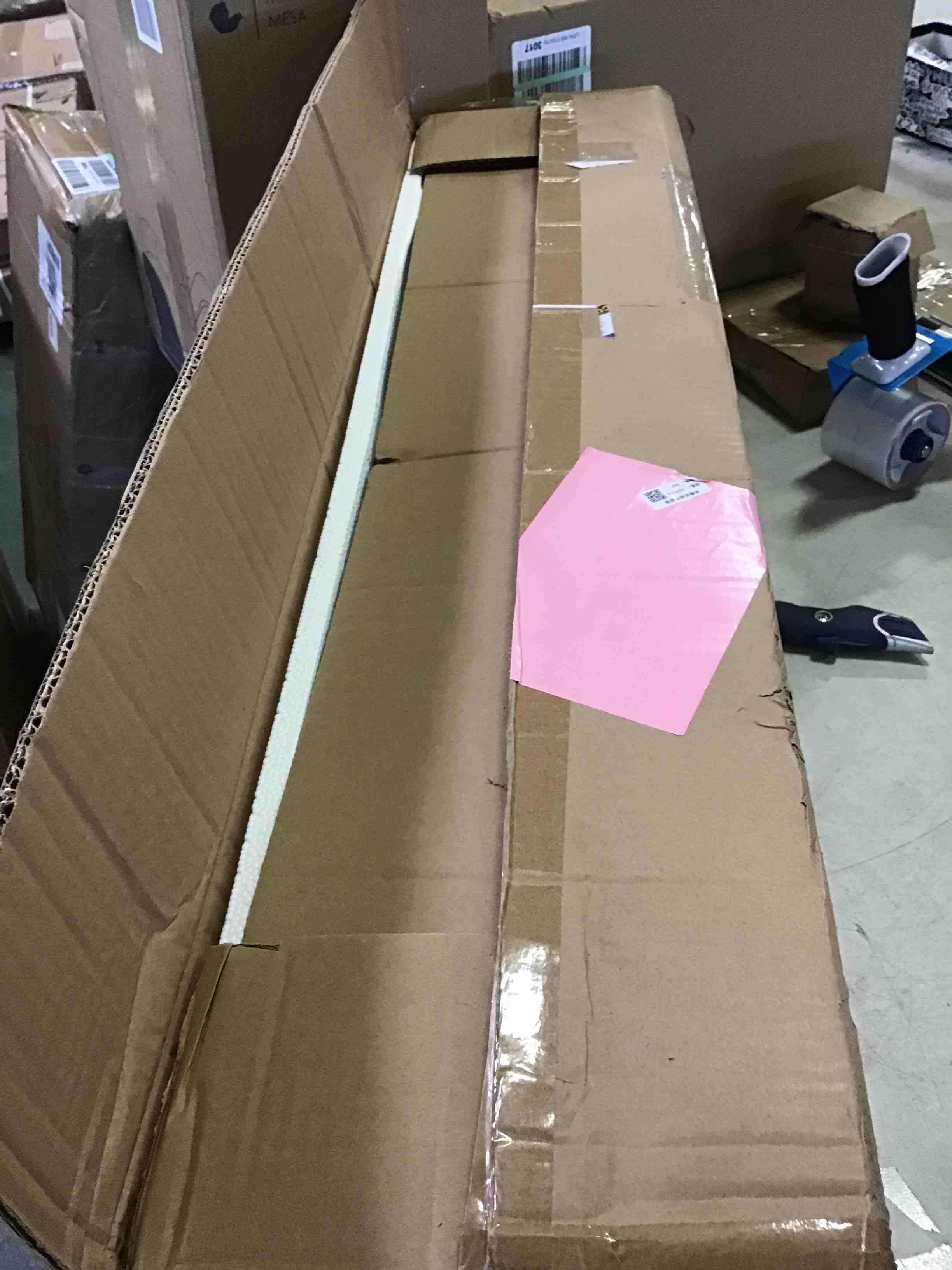 https://s3.amazonaws.com/lotting-images-prod/bidfta/RED5345679_1689169997855.jpeg