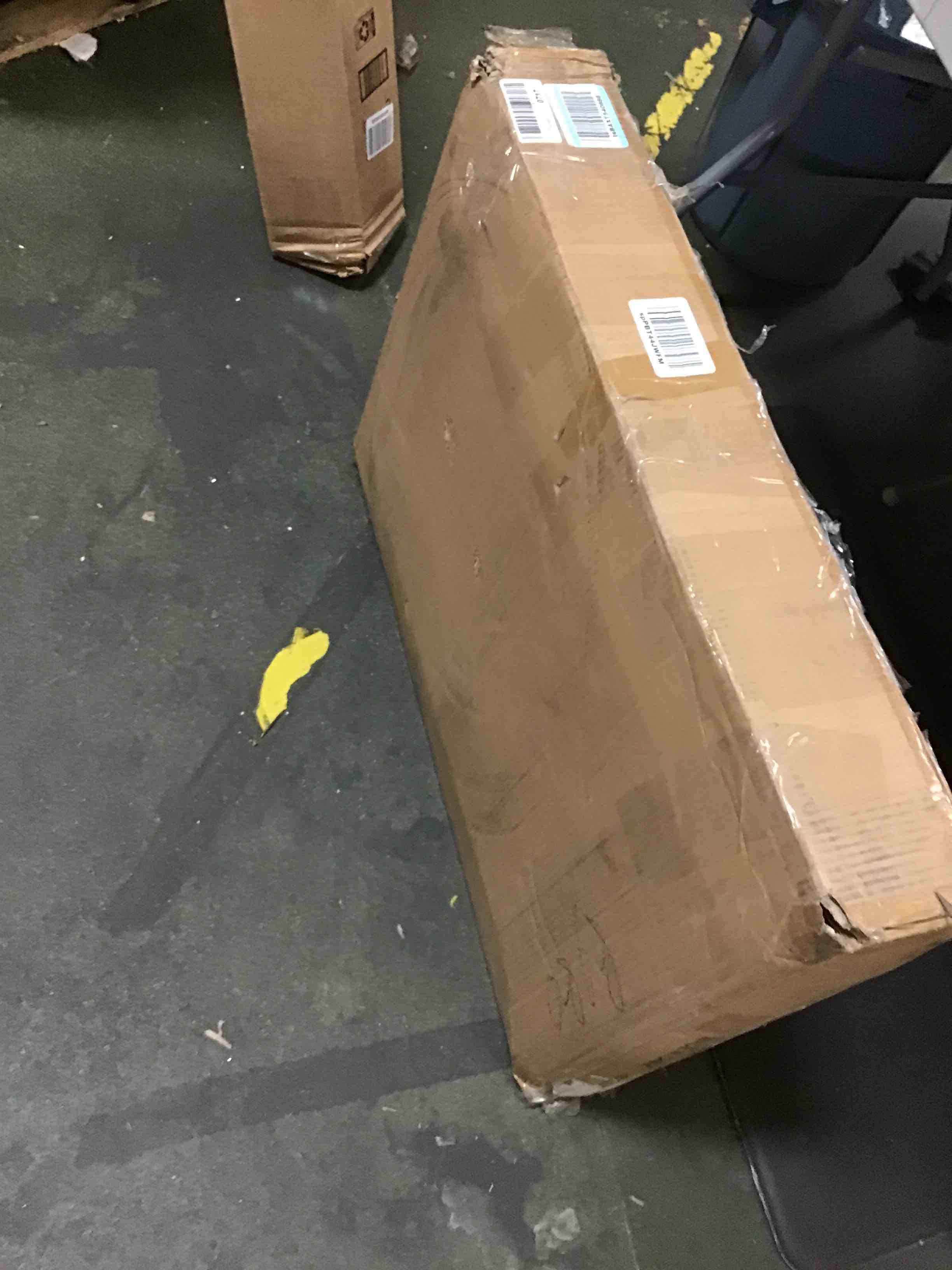 https://s3.amazonaws.com/lotting-images-prod/bidfta/RED5346211_1690292944546.jpeg