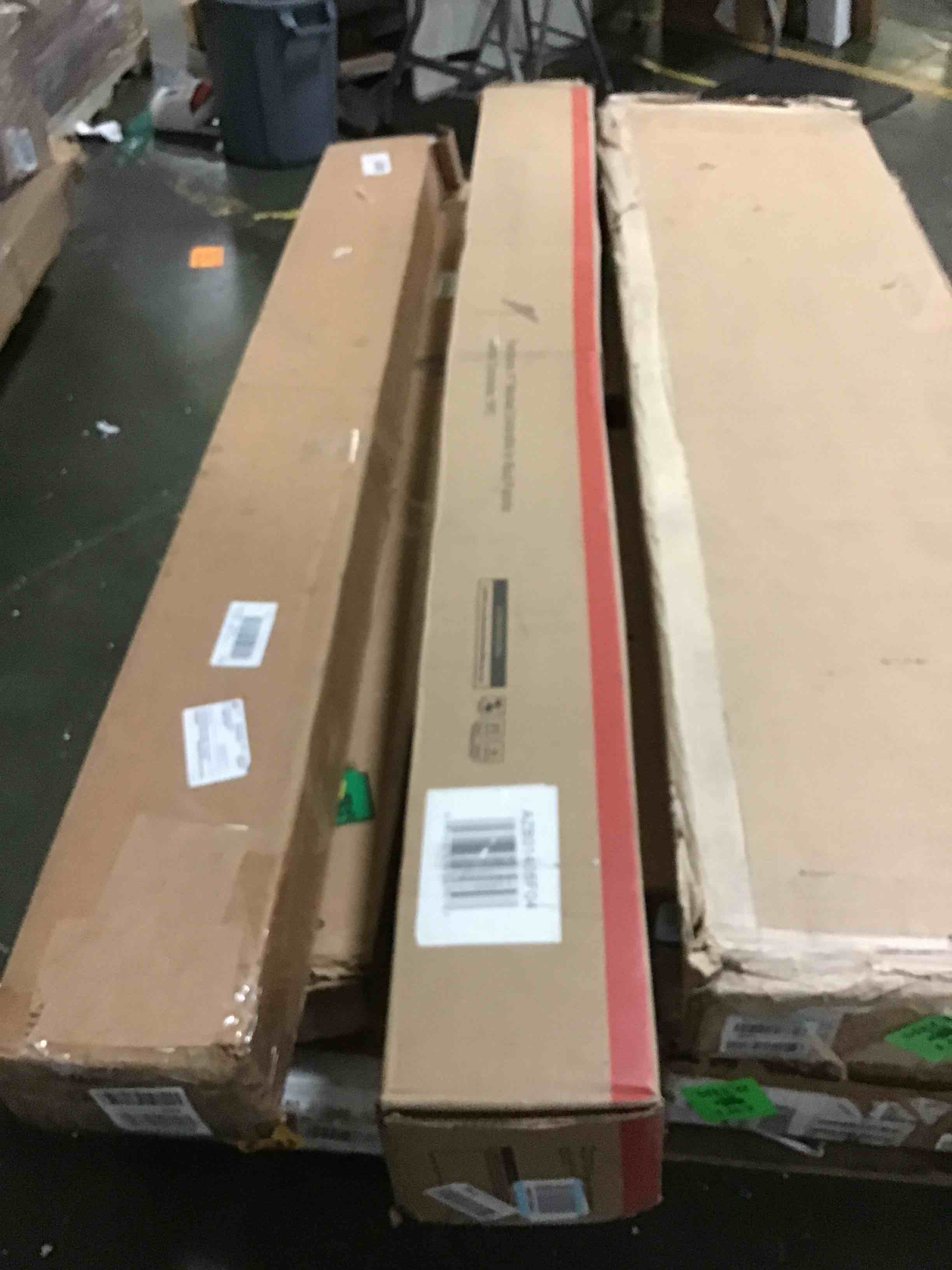 https://s3.amazonaws.com/lotting-images-prod/bidfta/RED5346246_1690299634225.jpeg